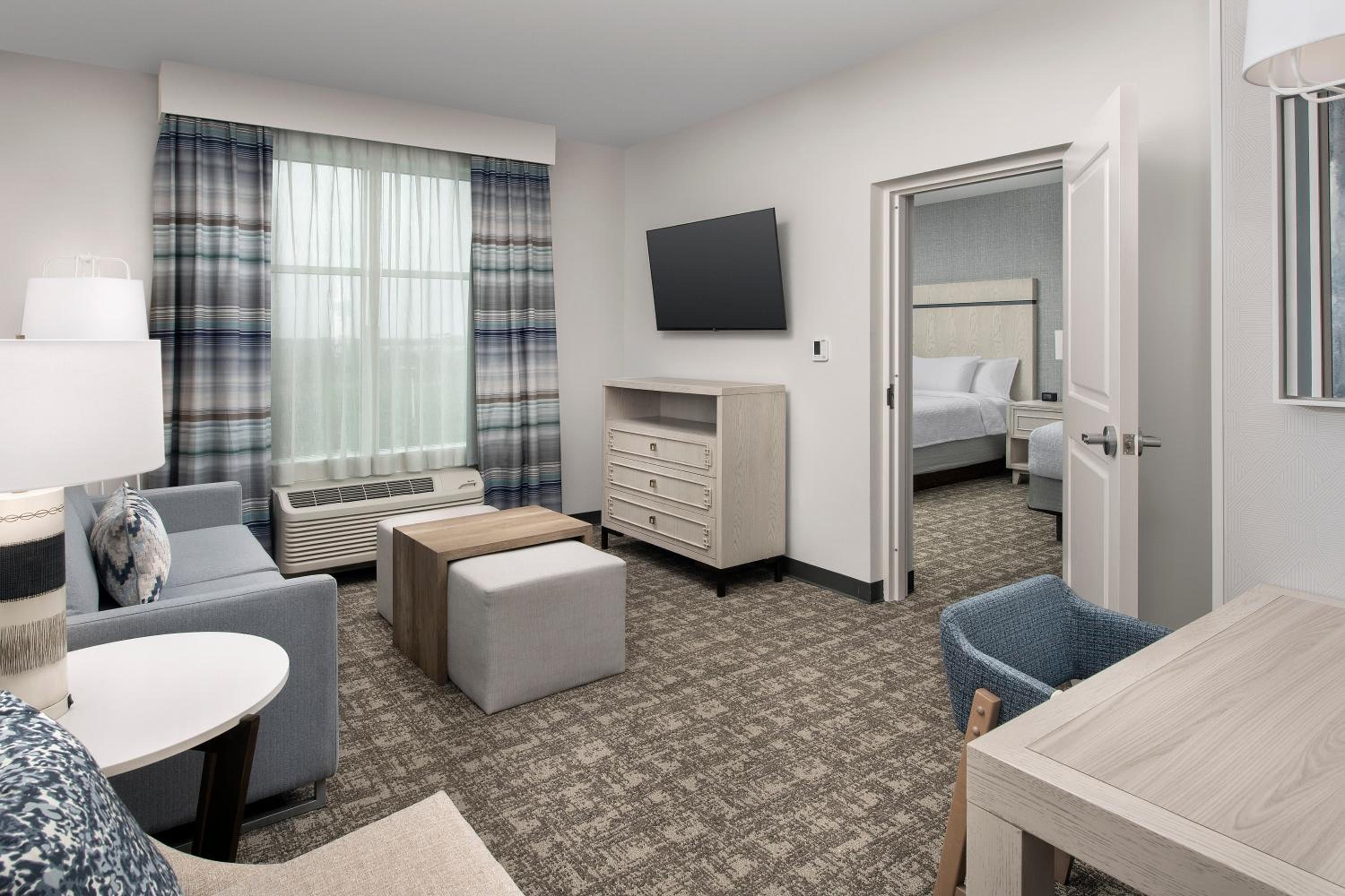One-Bedroom Queen Suite with Two Queen Beds - Photo 17