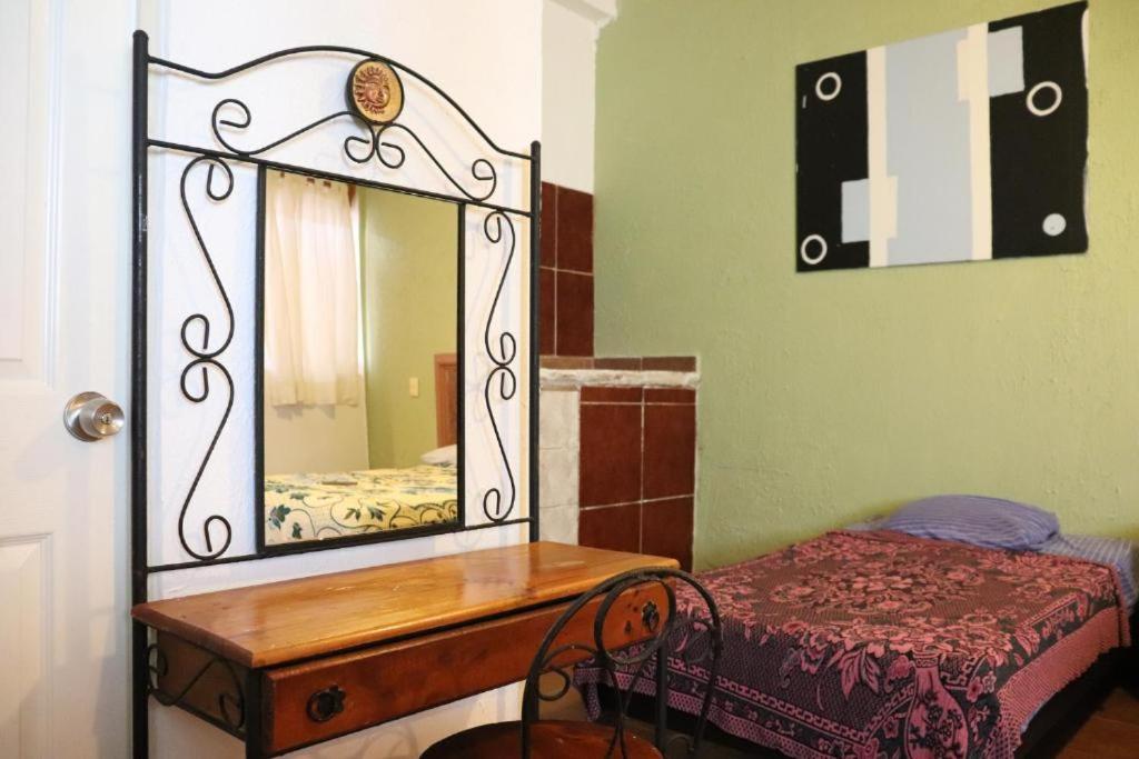 Superior Bungalow - Photo 3