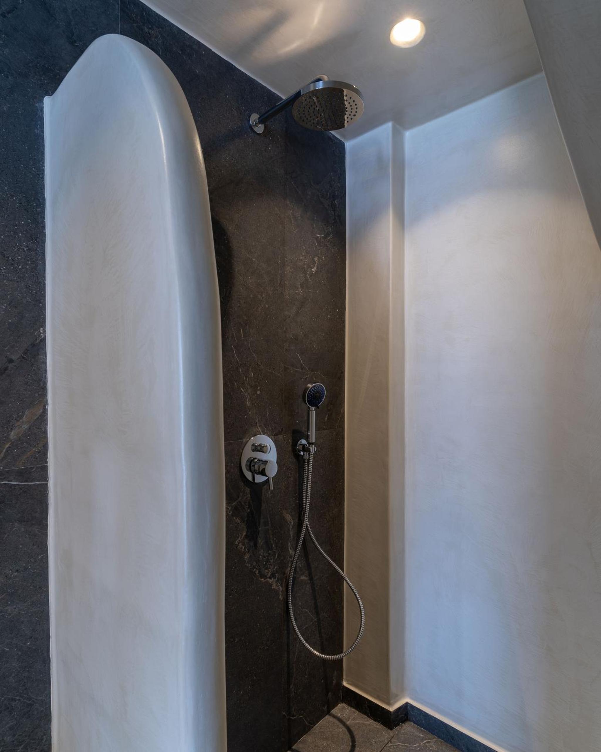 Superior Suite - Photo 5