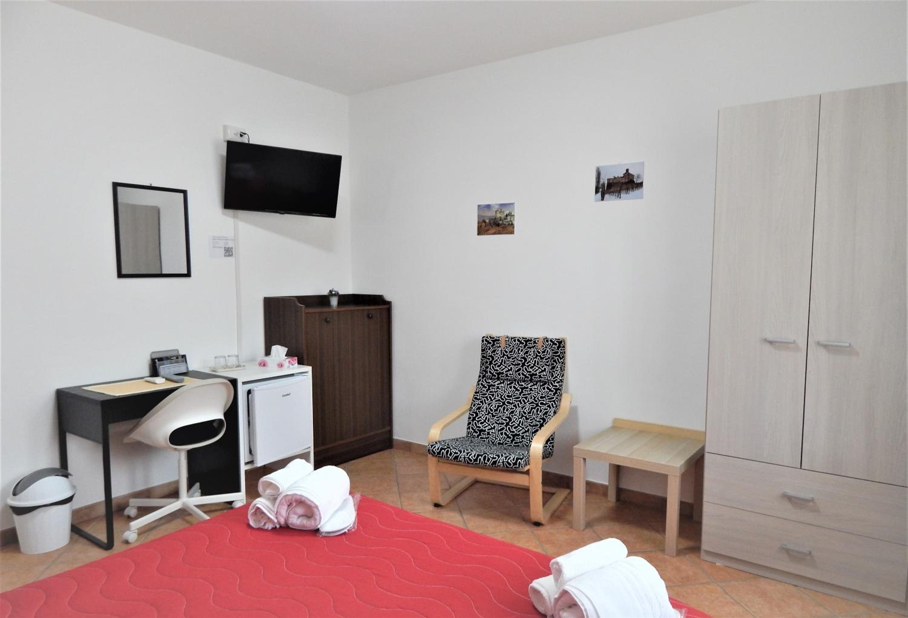 Deluxe Room (2 Adults + 1 Child) - Photo 5