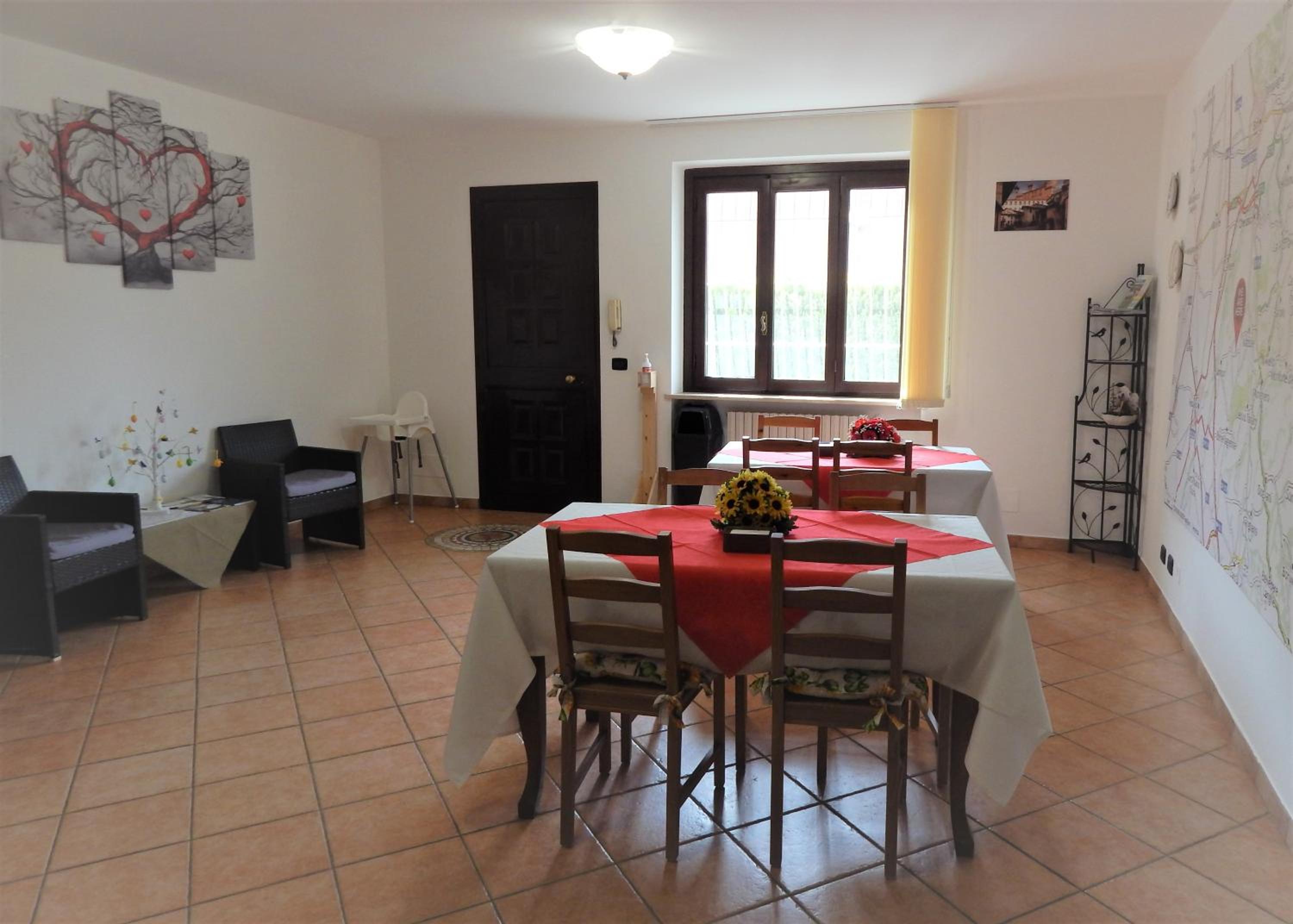 Deluxe Room (2 Adults + 1 Child) - Photo 8