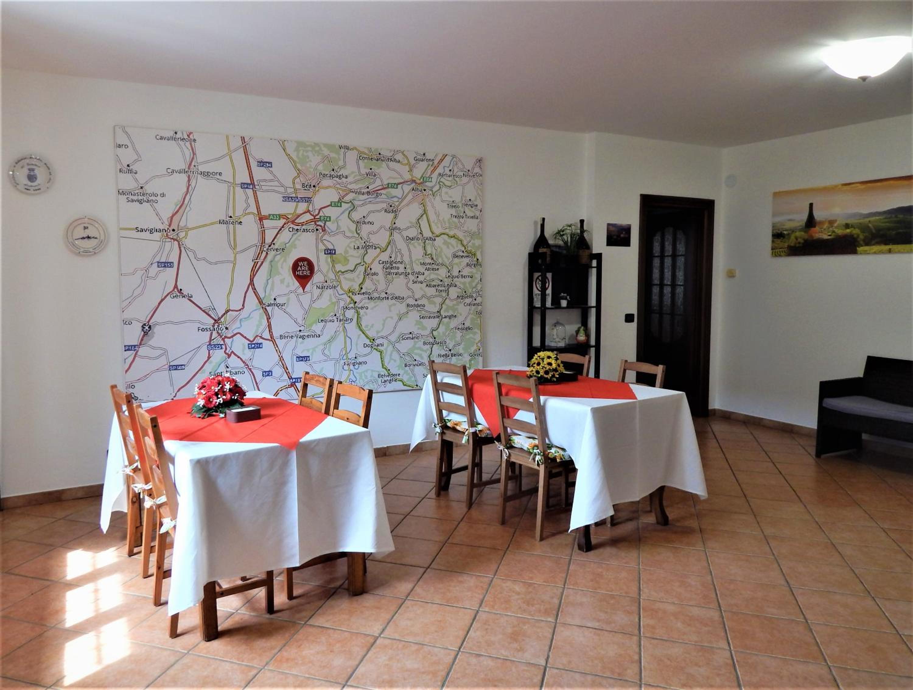 Deluxe Room (2 Adults + 1 Child) - Photo 11