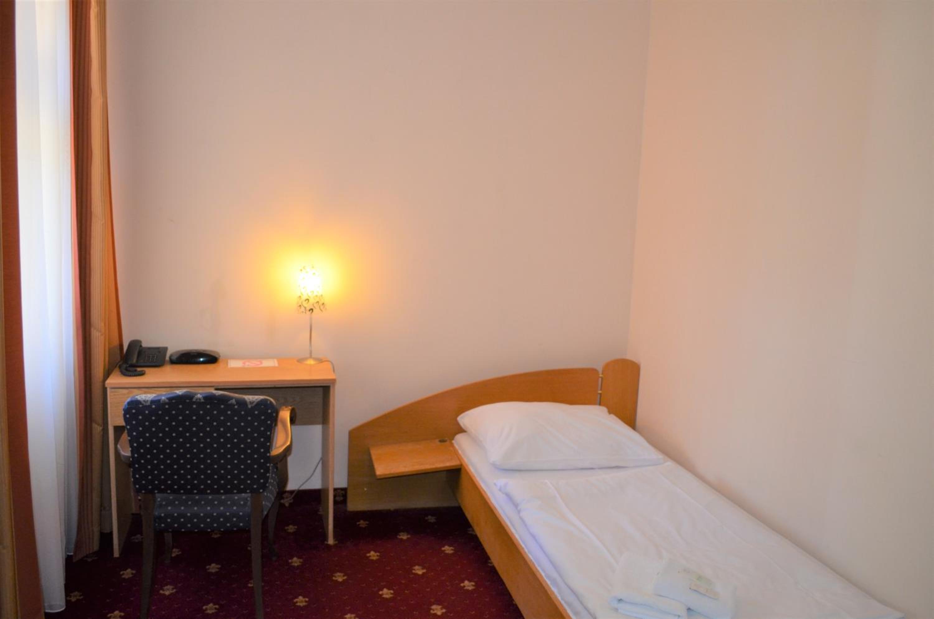 Single Room photo 2