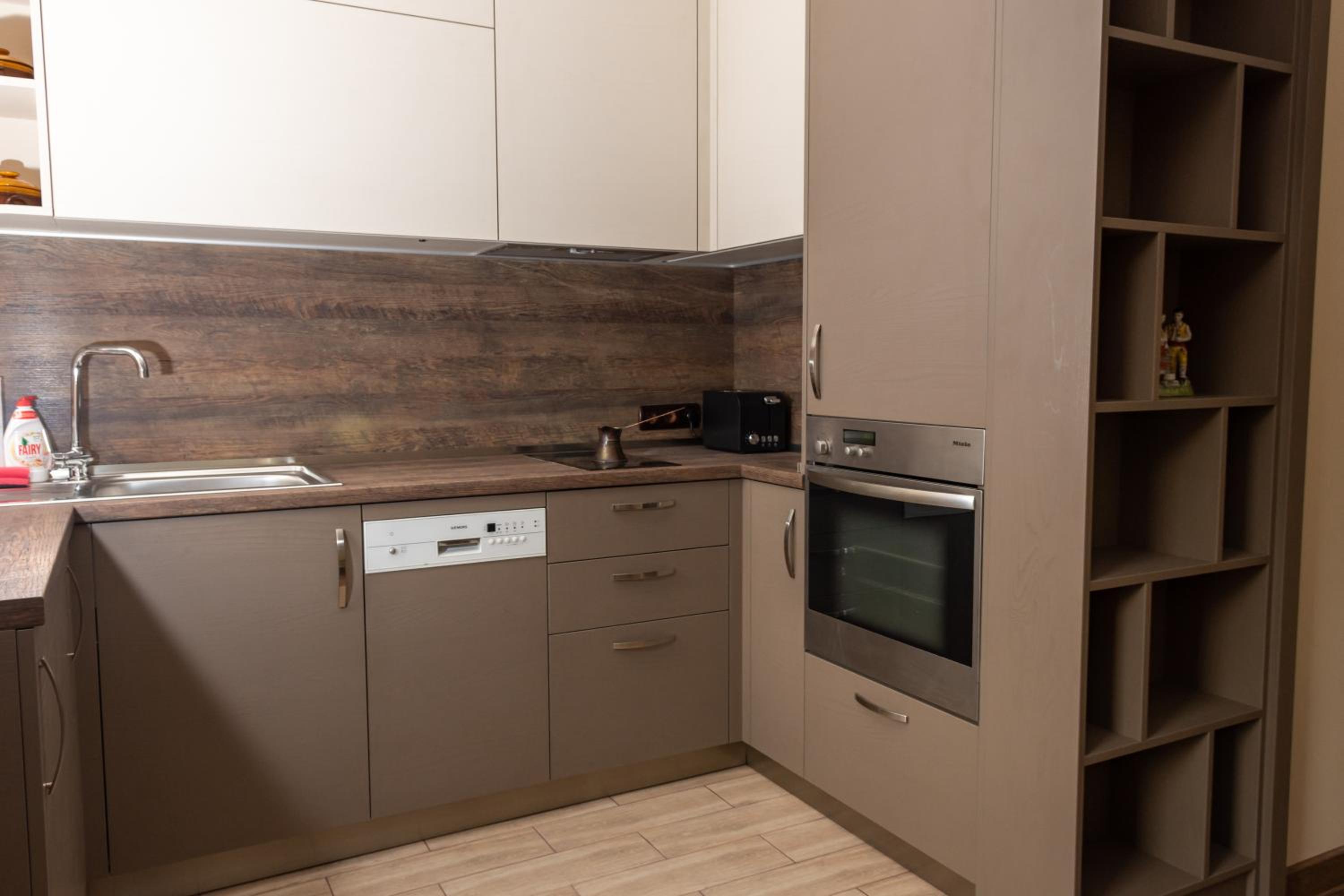 Three-Bedroom Apartment - Photo 28