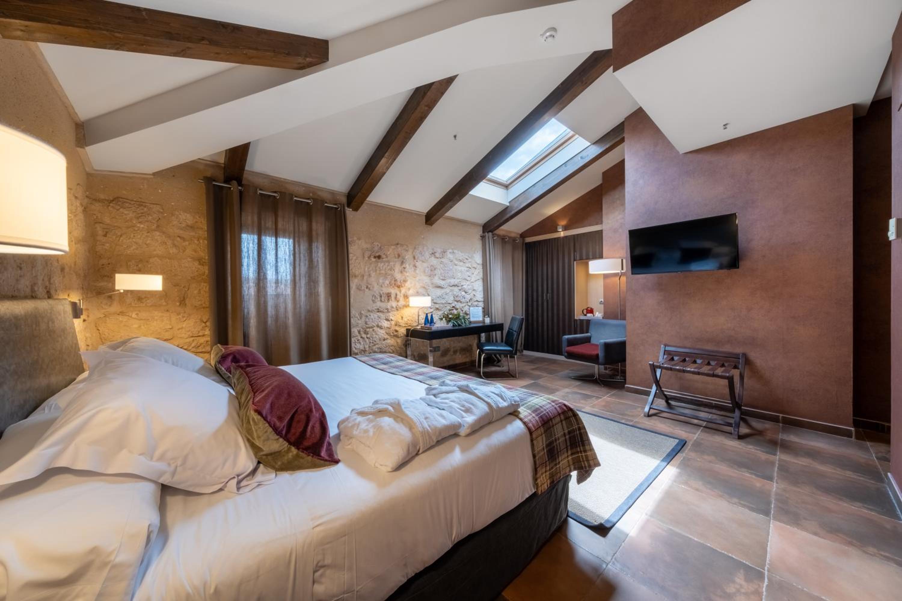 Superior Double Room - Photo 4