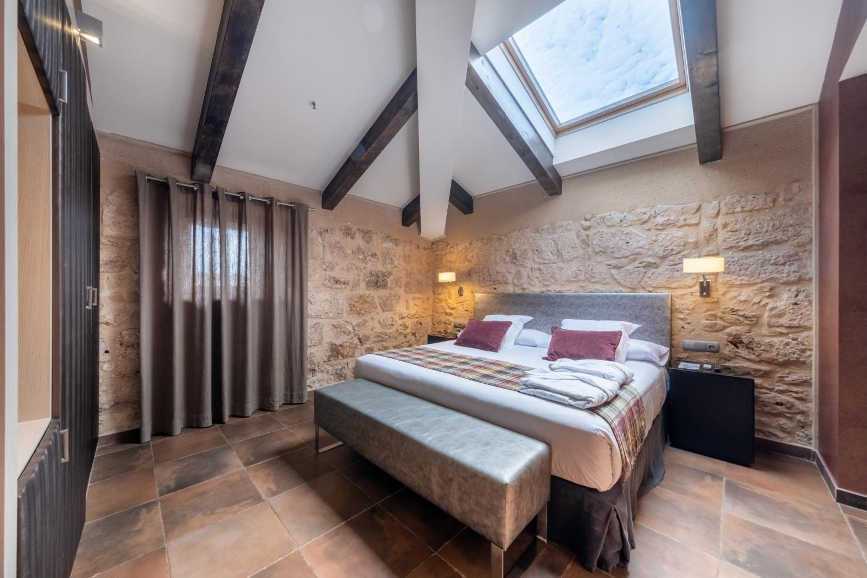 Suite - Photo 2