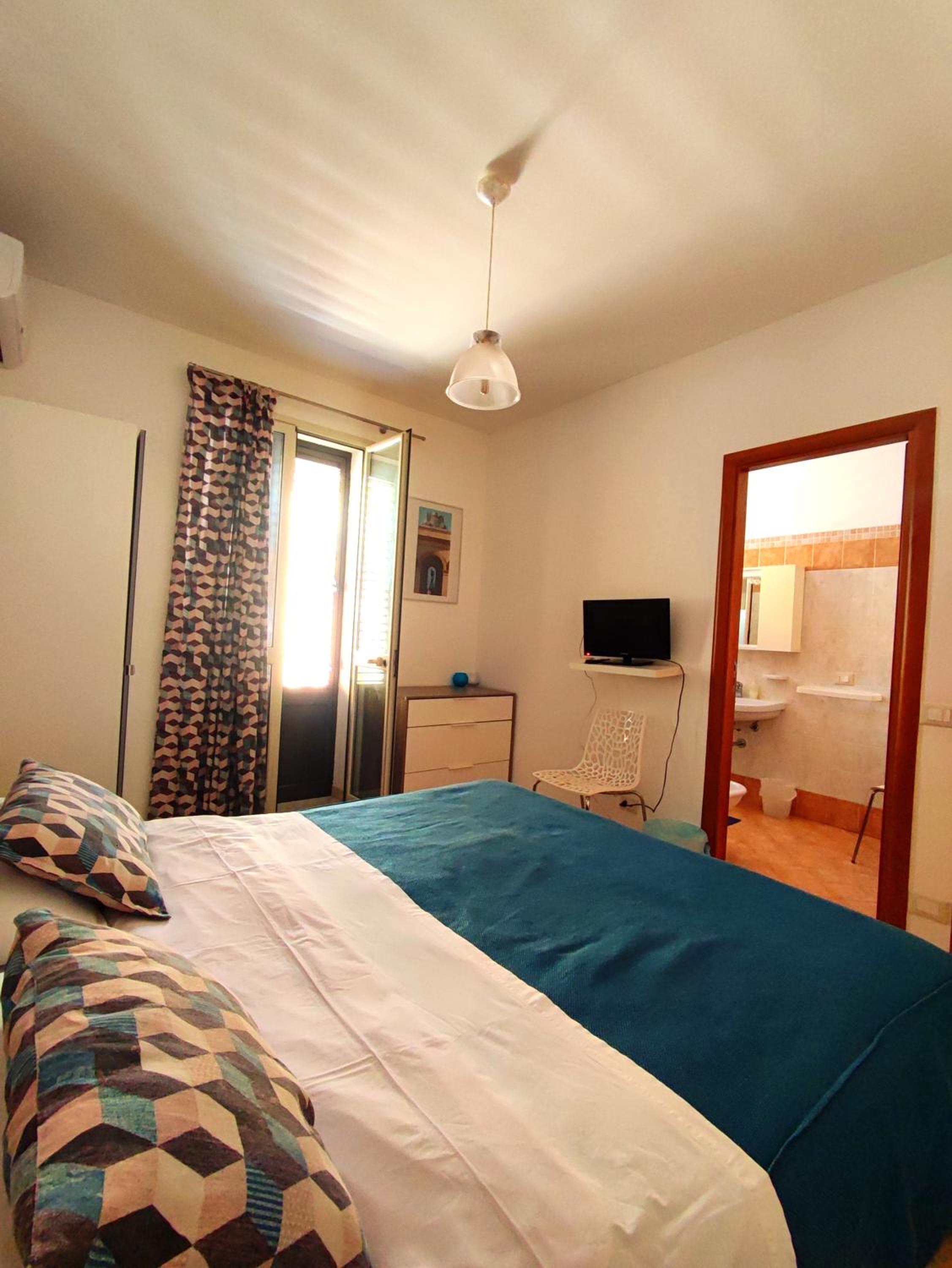 Standard Double or Twin Room photo 2