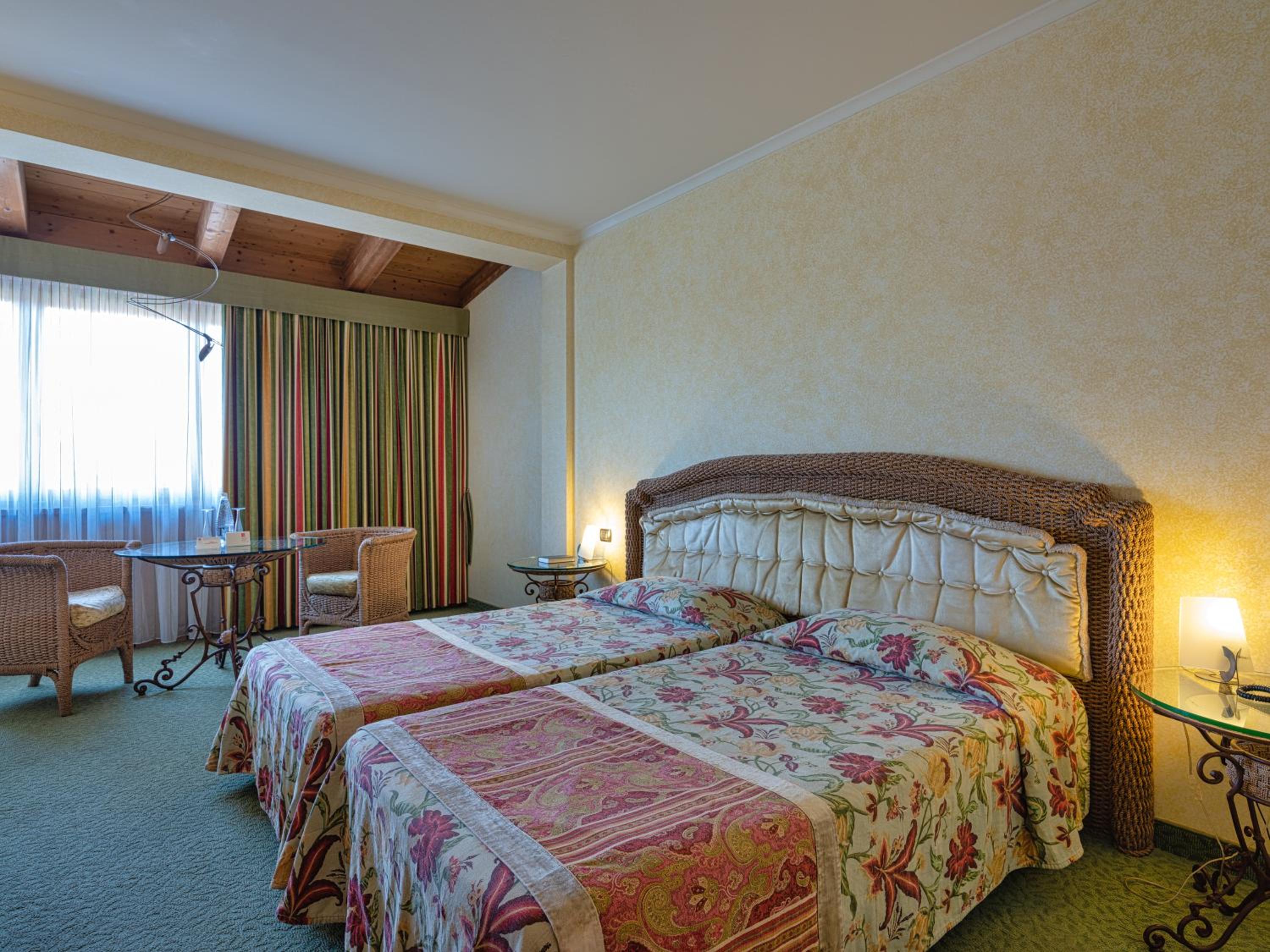 Superior Twin or Double Room - Photo 9