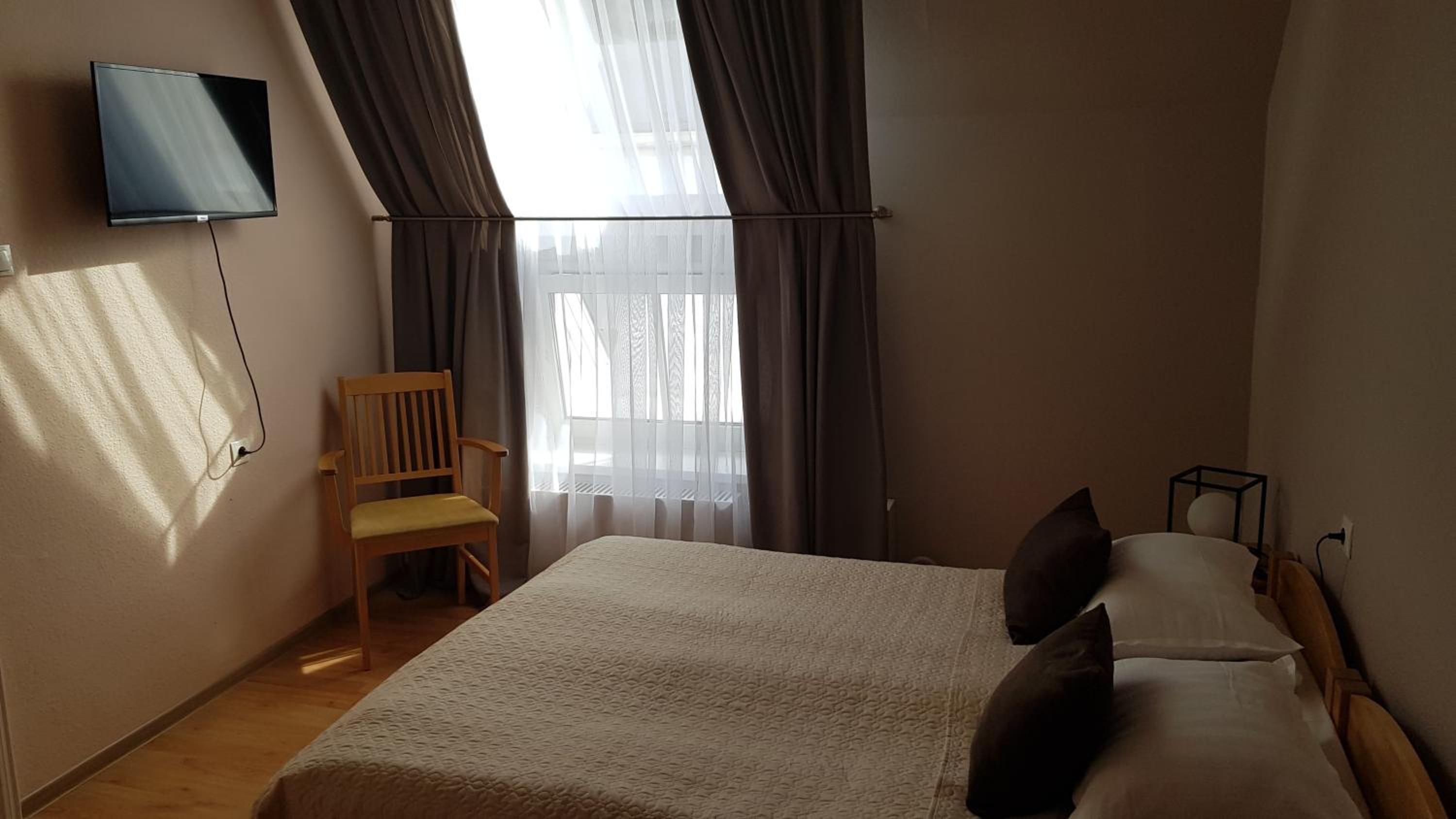 Standard Double Room - Photo 2