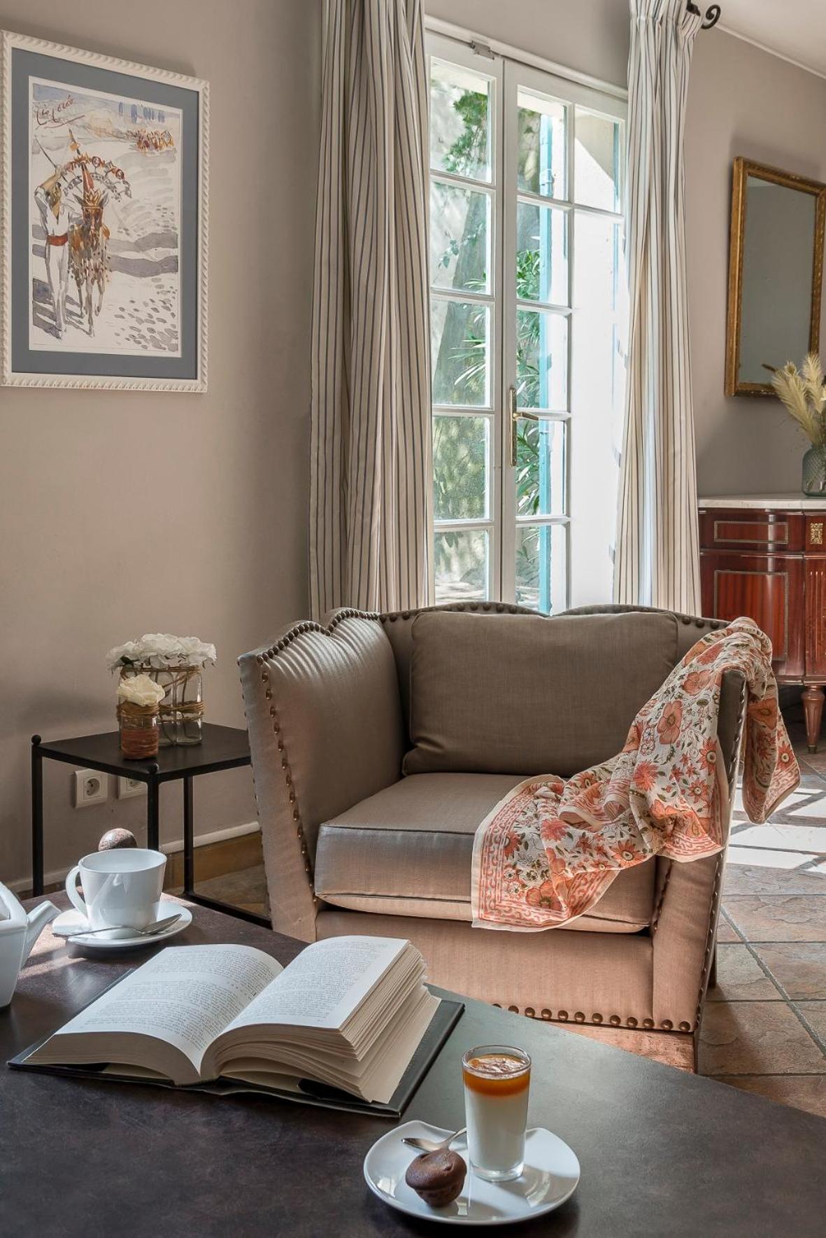 Suite - Photo 8