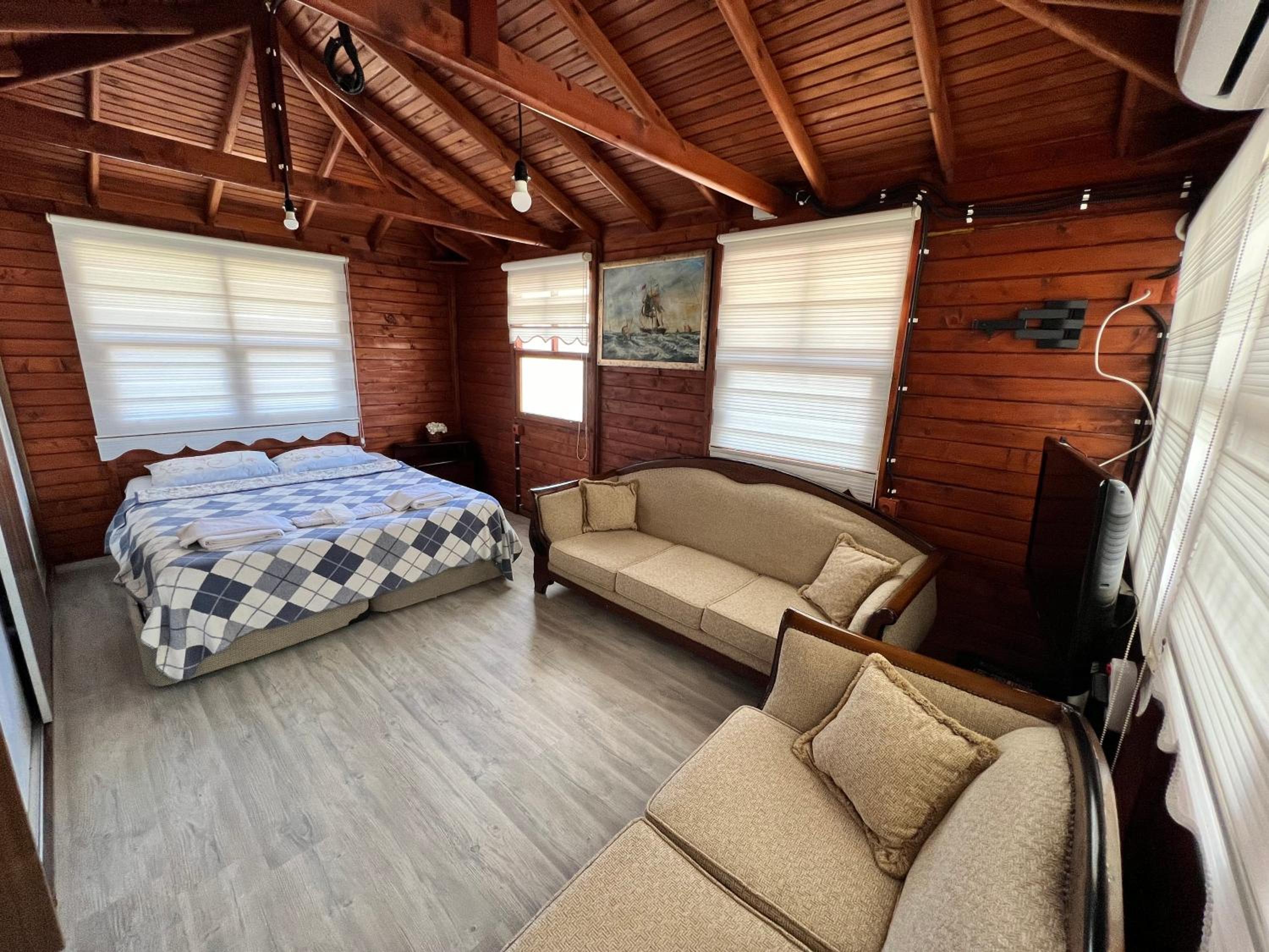 Quadruple Room with Garden View photo 2