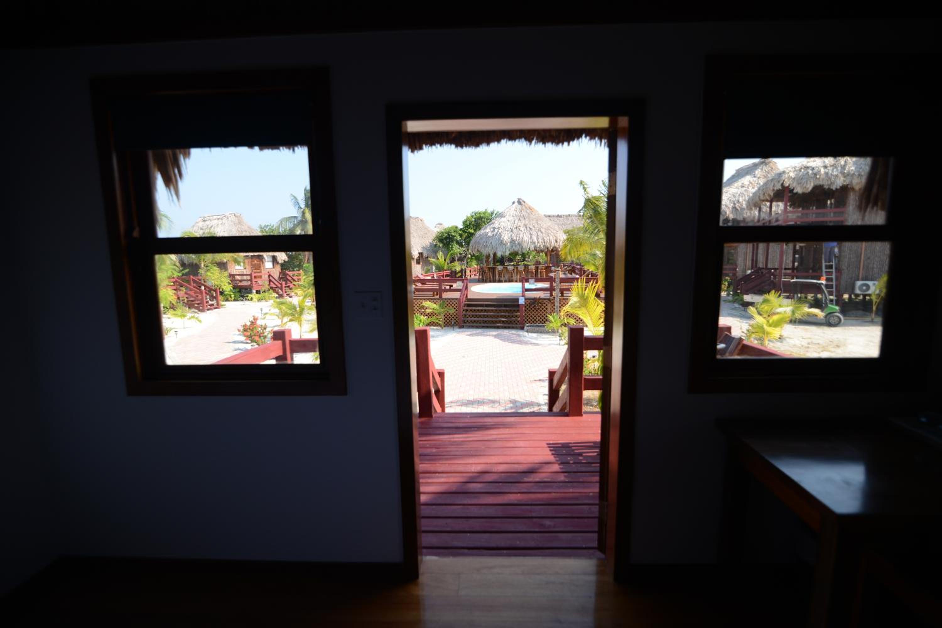 Double Room with Pool View photo 2