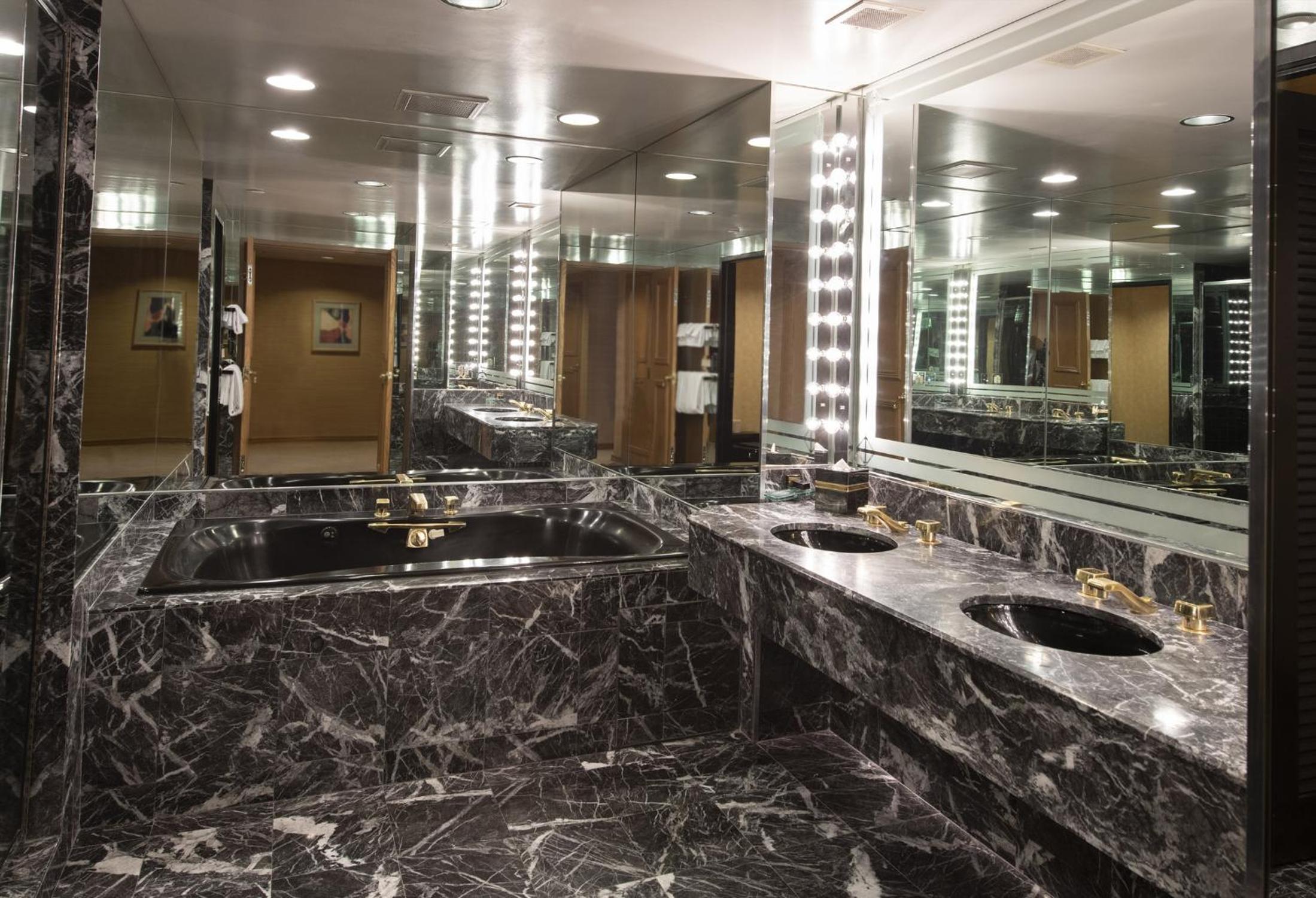 Presidential Suite photo 3
