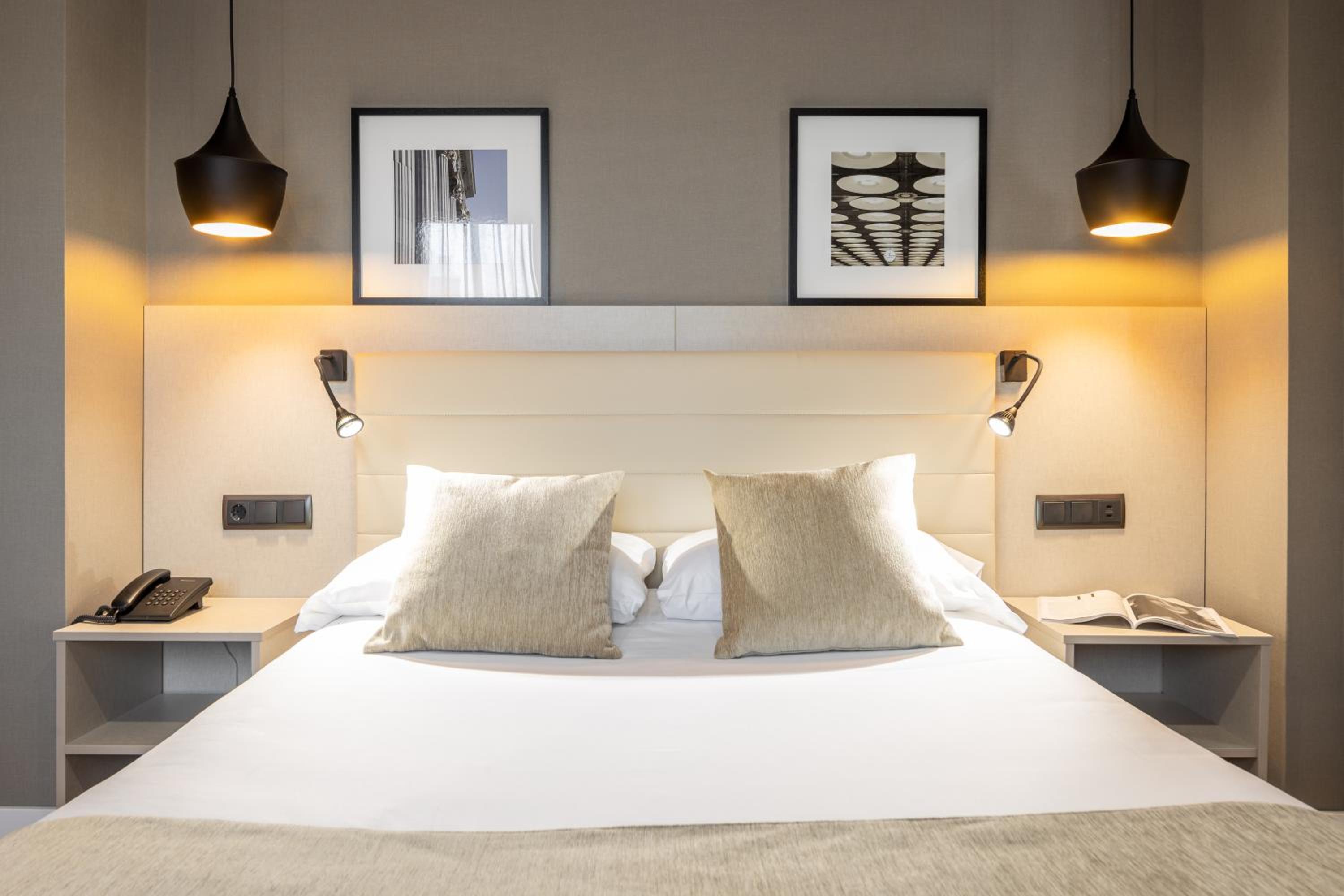Double or Twin Room - Photo 4