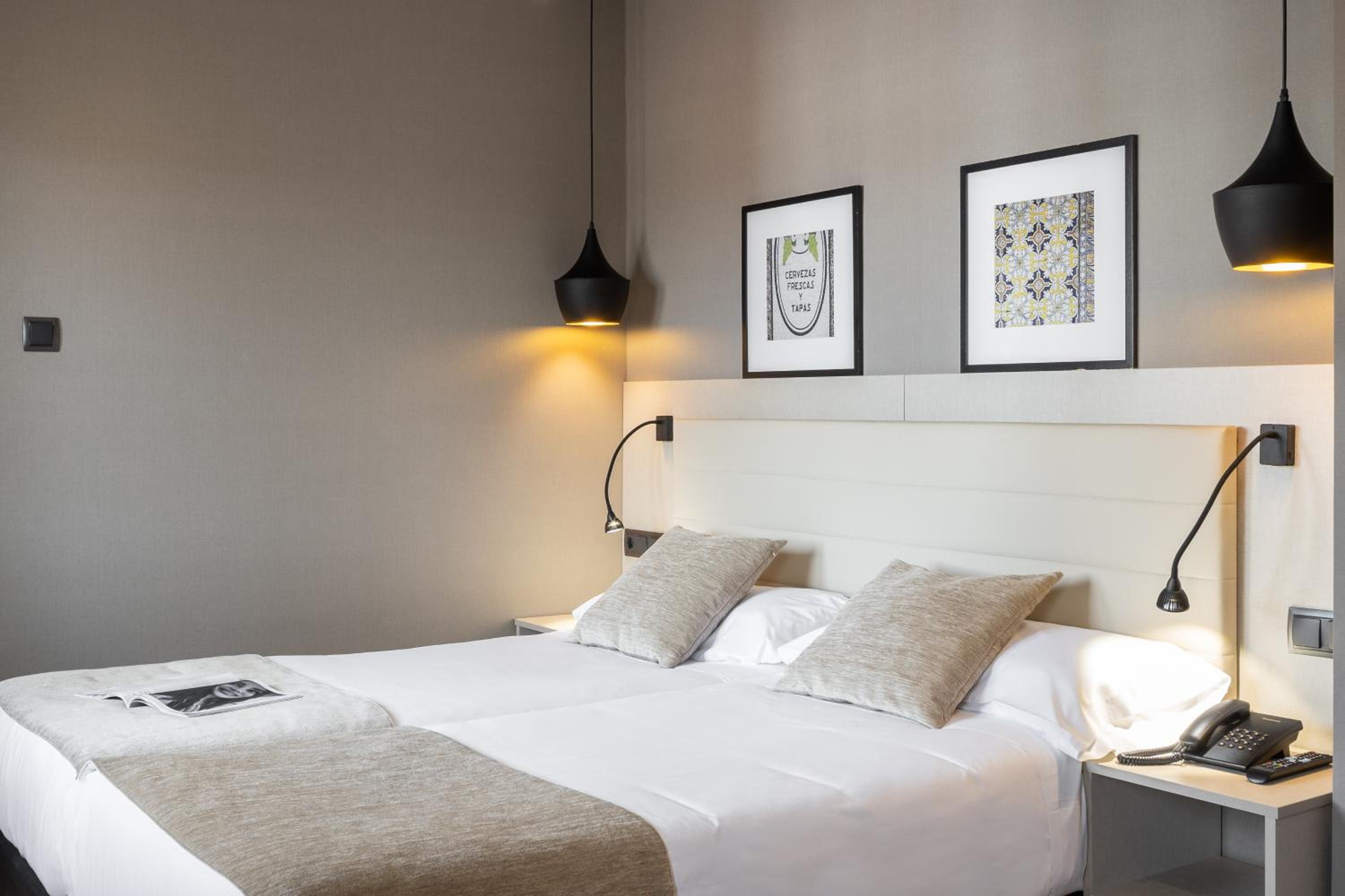 Double or Twin Room - Photo 14