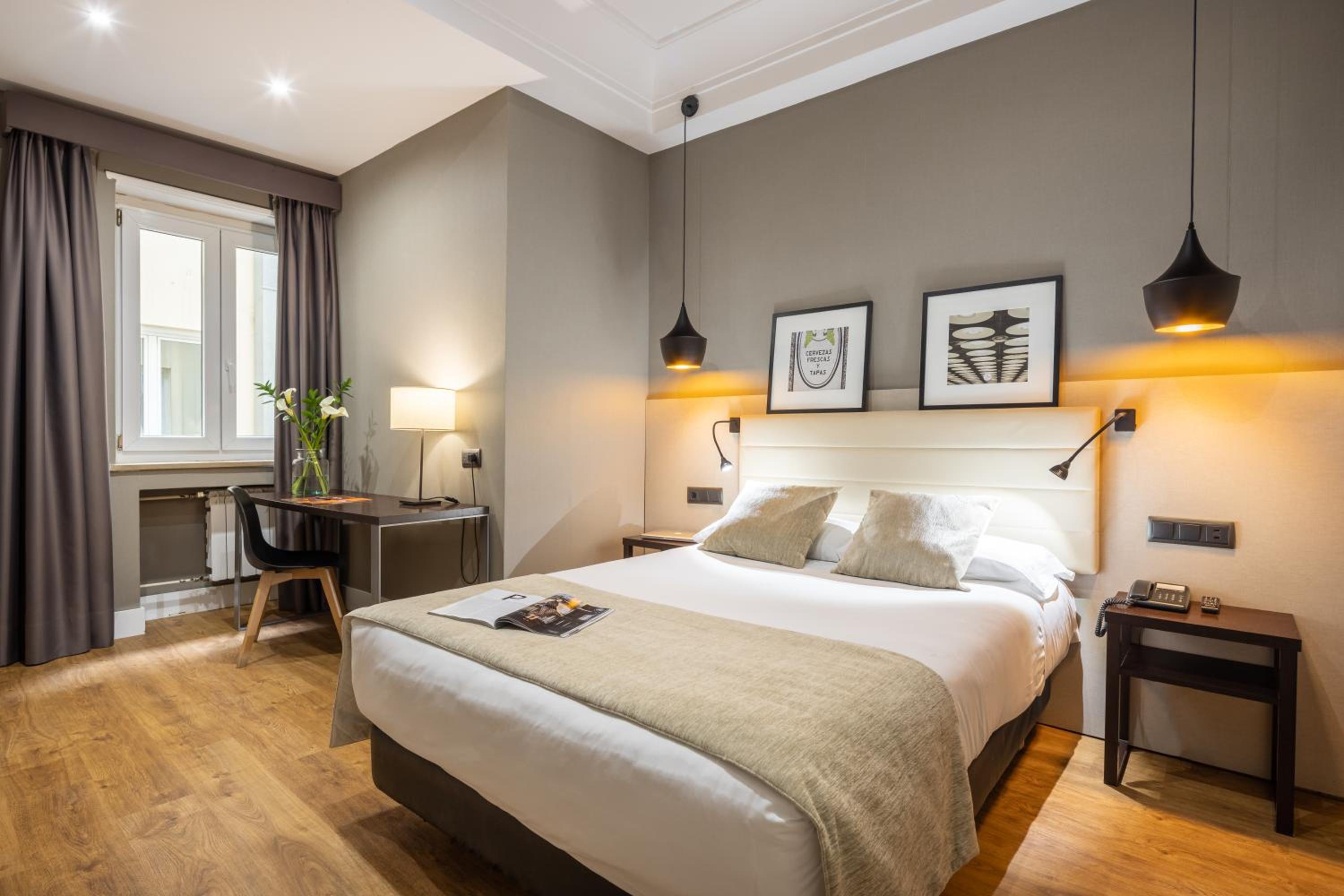 Double or Twin Room - Photo 11