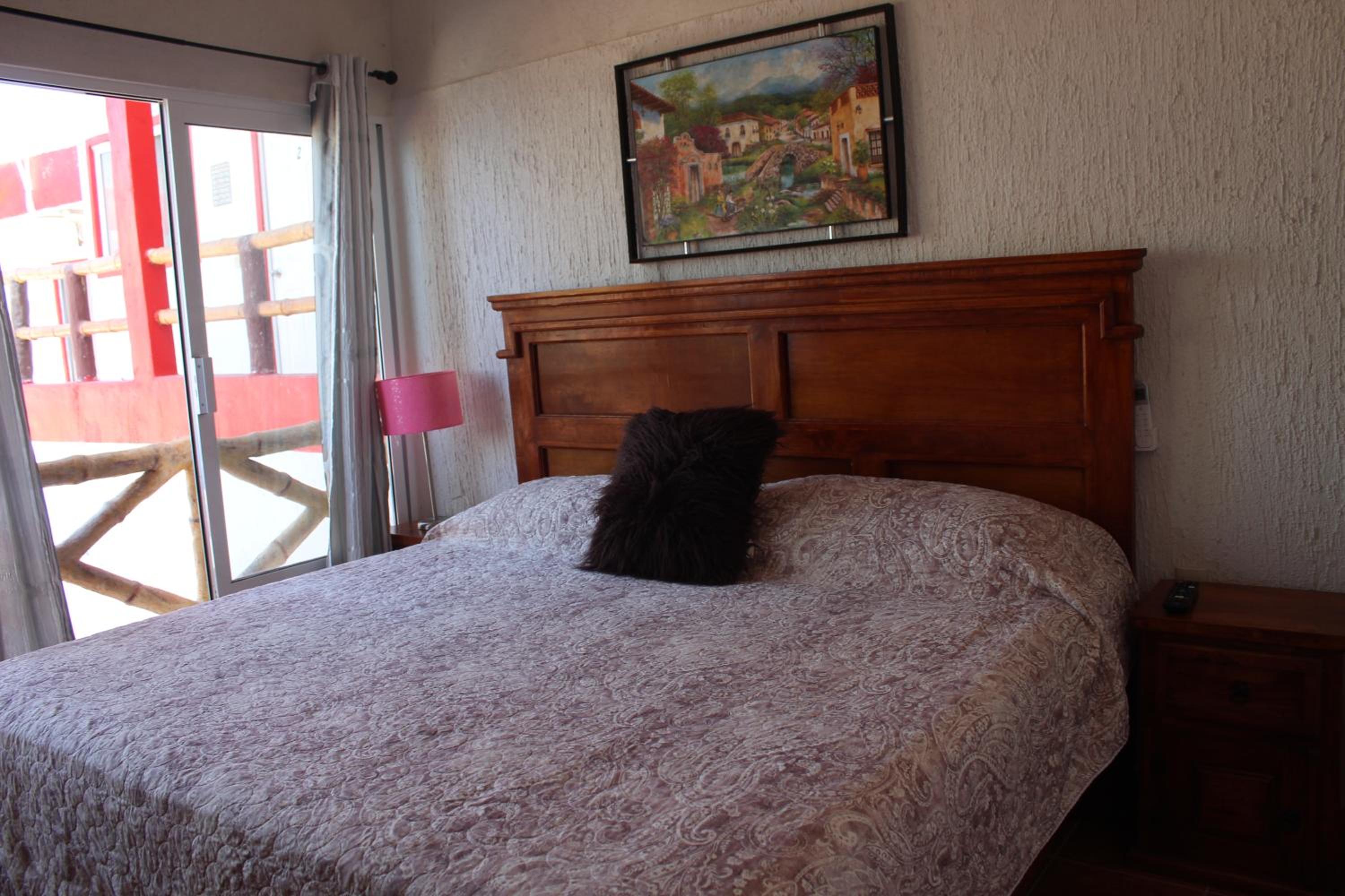 Queen Suite with Sea View - Photo 9