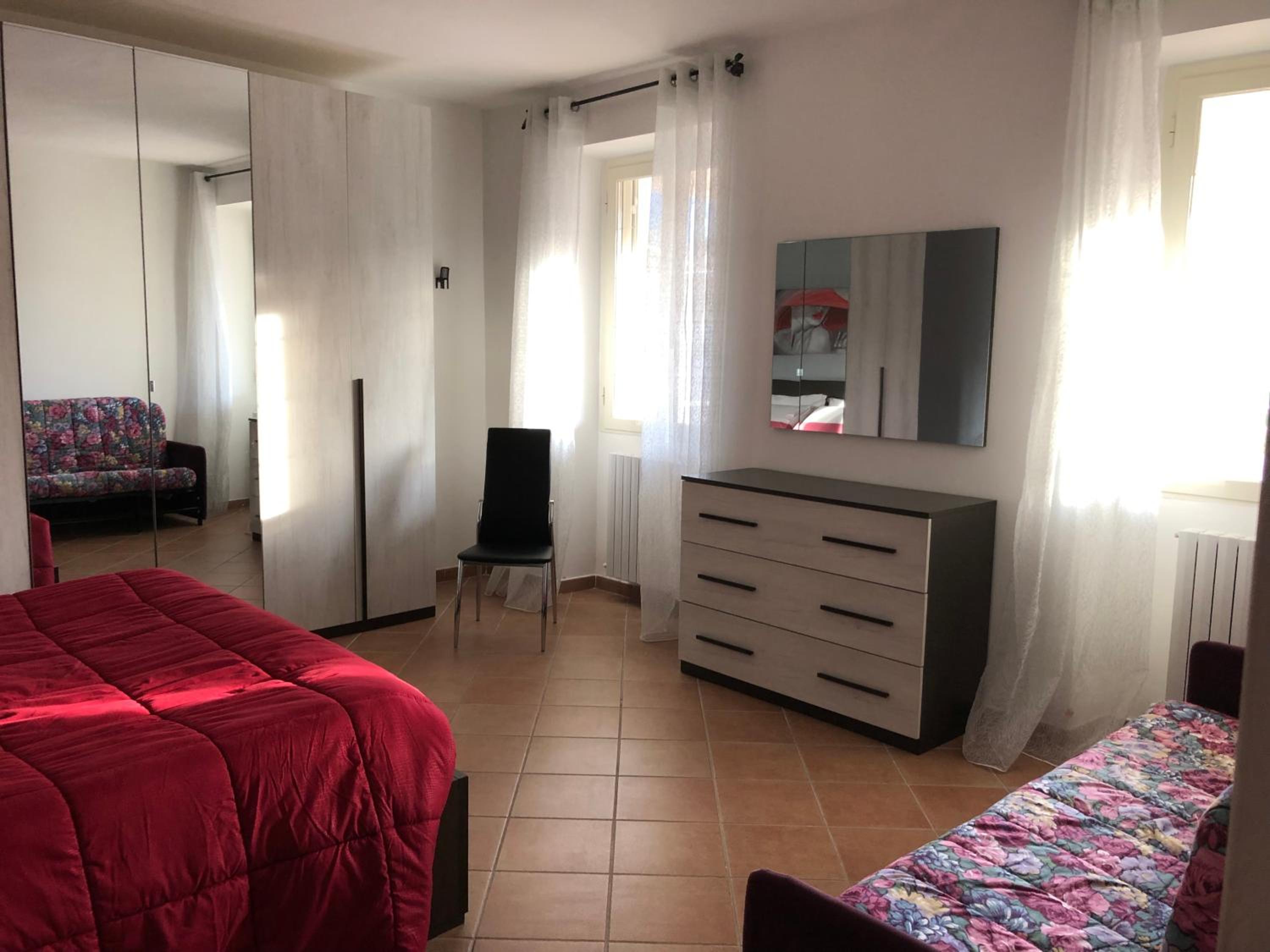 Double Room - Photo 2