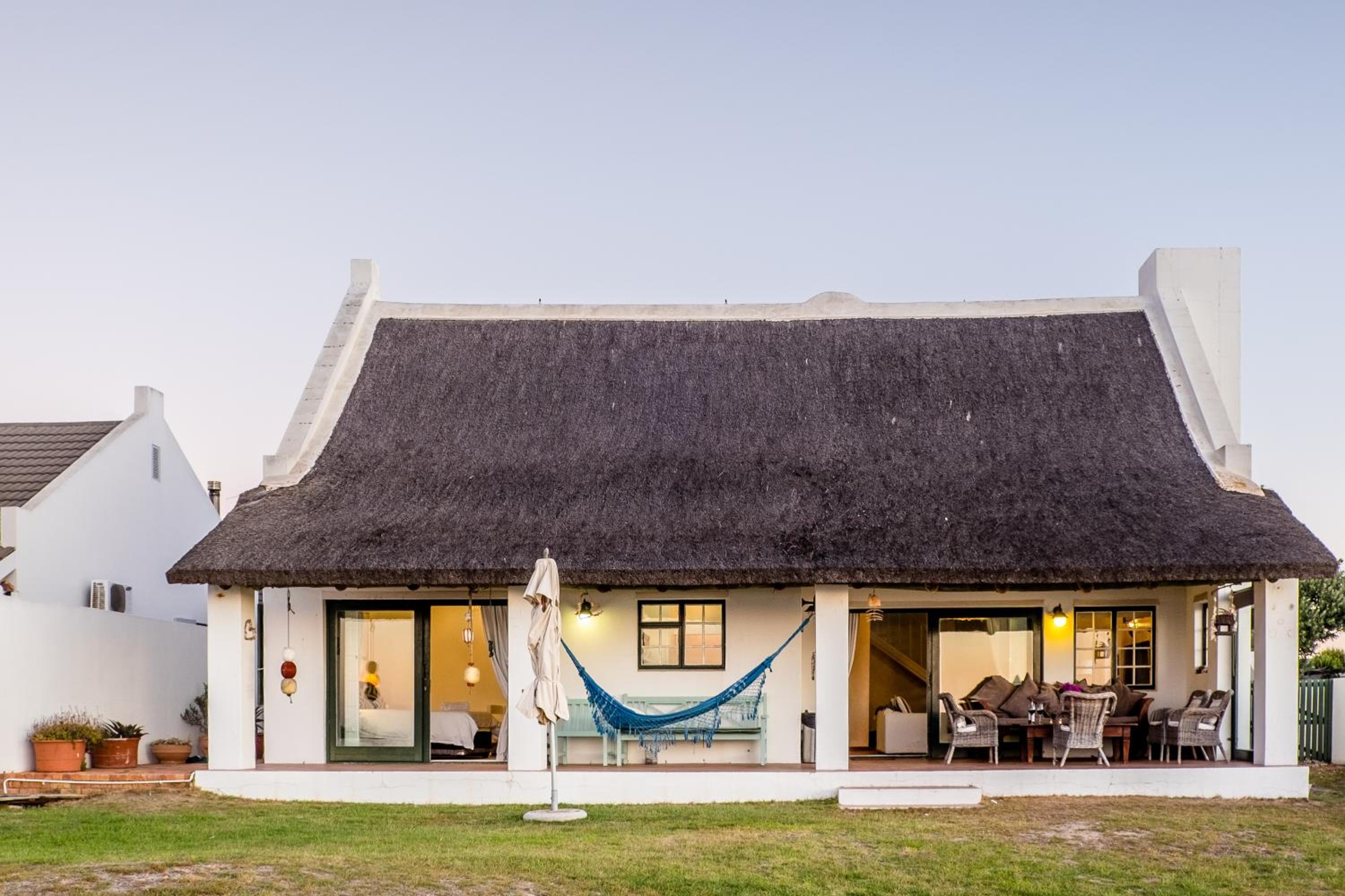 Three-Bedroom Villa photo 2