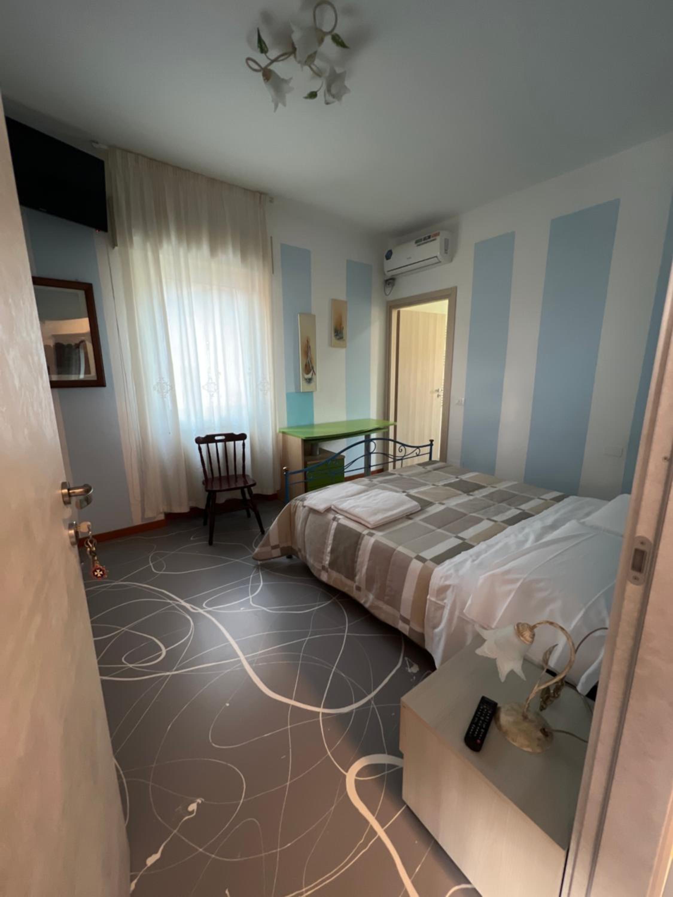 Quadruple Room with Private Bathroom photo 1