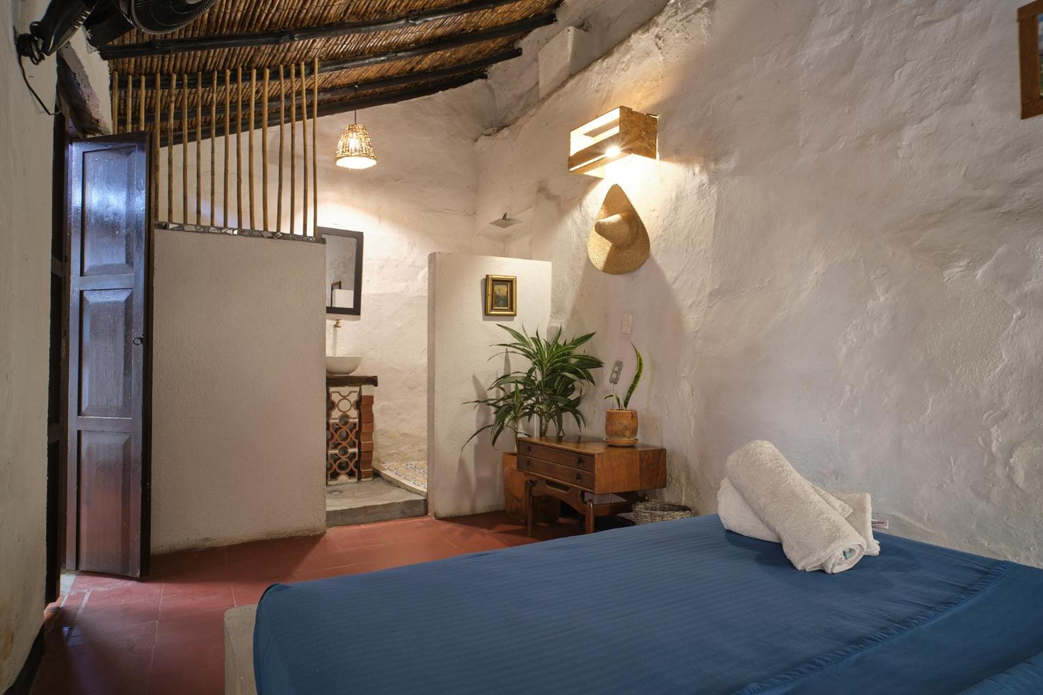 Double Room with Private Bathroom photo 3