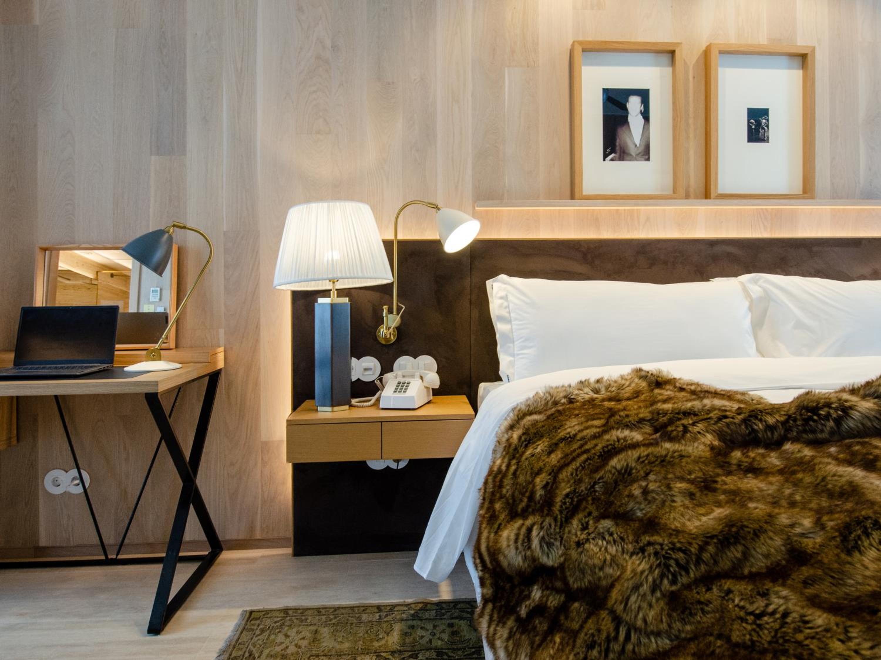 Contemporary Junior Suite - Photo 2