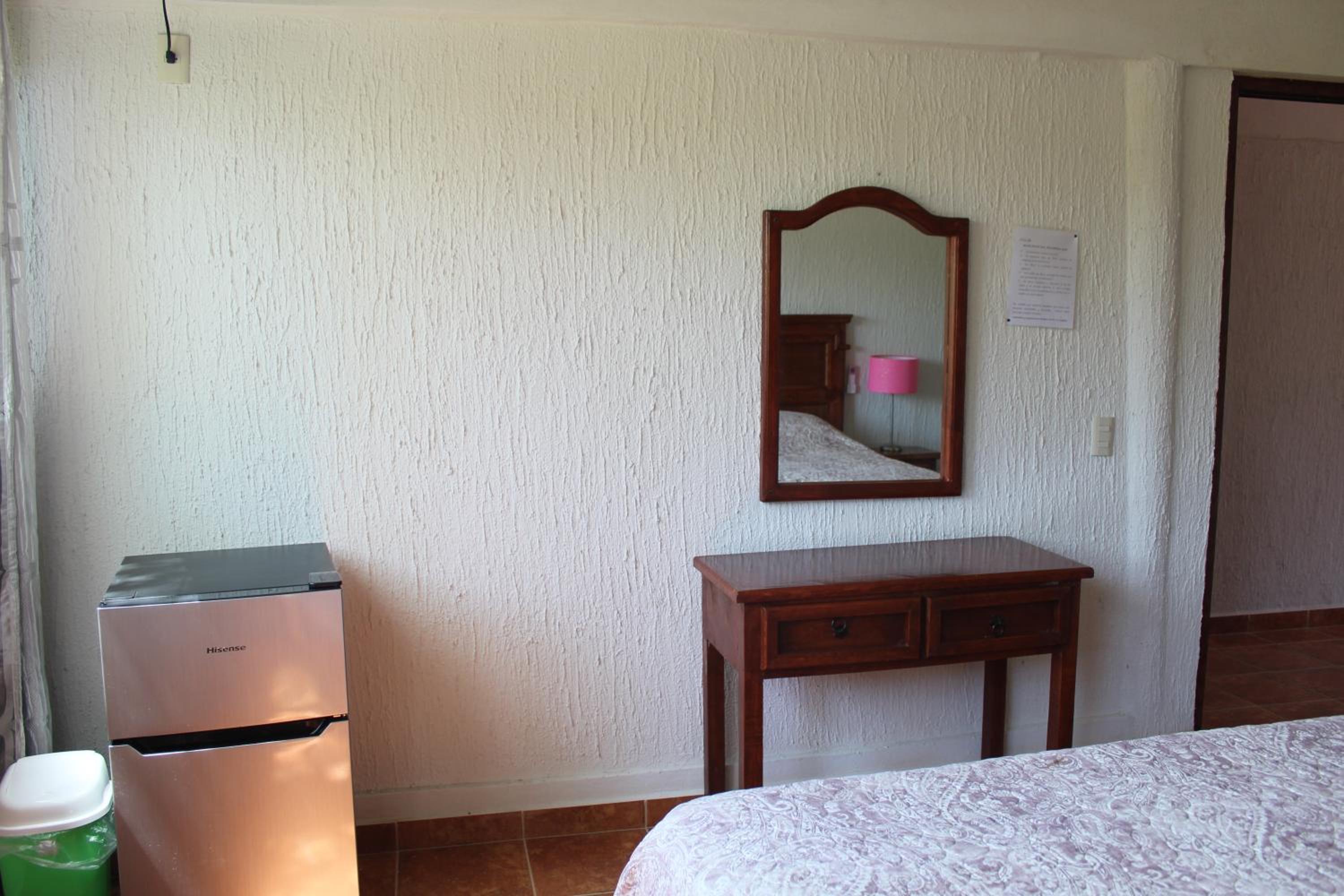 Queen Suite - Photo 2