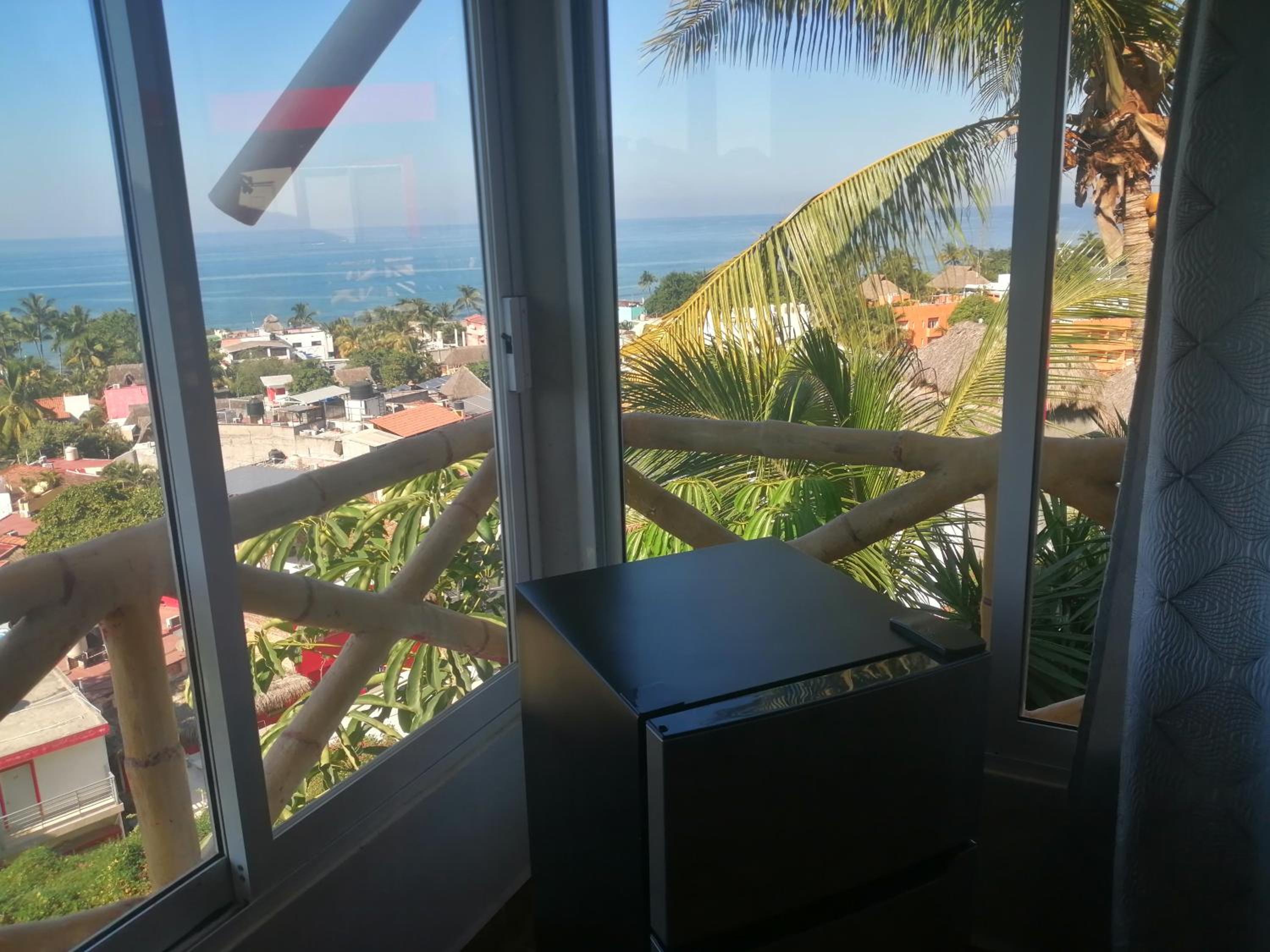Superior Suite with Sea View - Photo 7