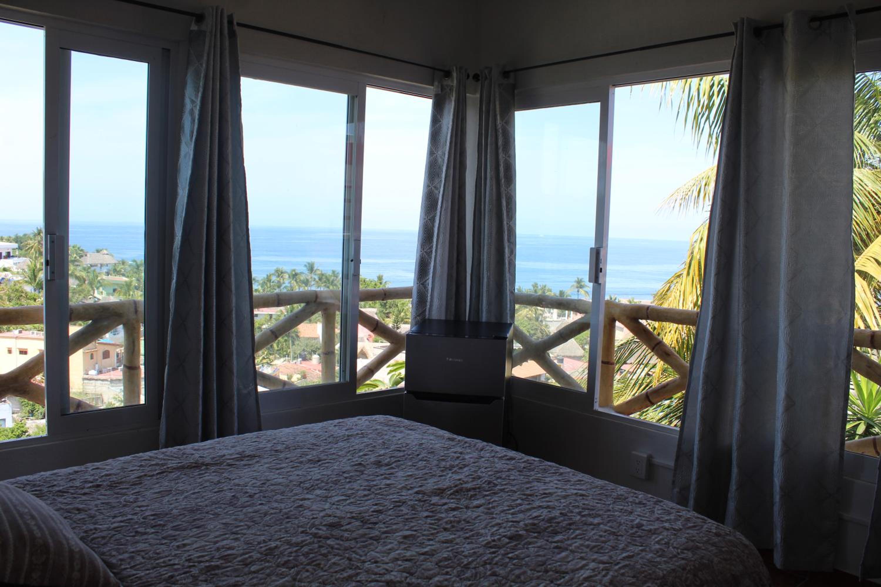Superior Suite with Sea View - Photo 5