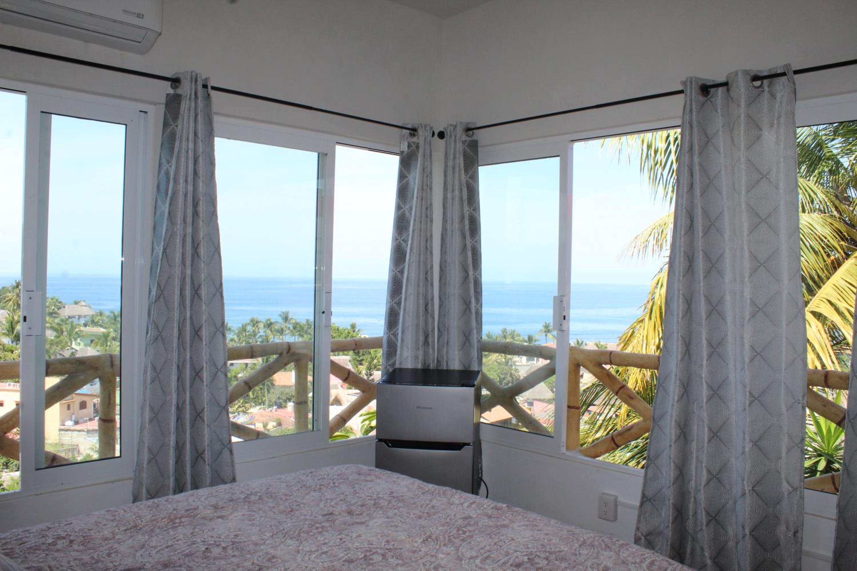 Superior Suite with Sea View - Photo 4
