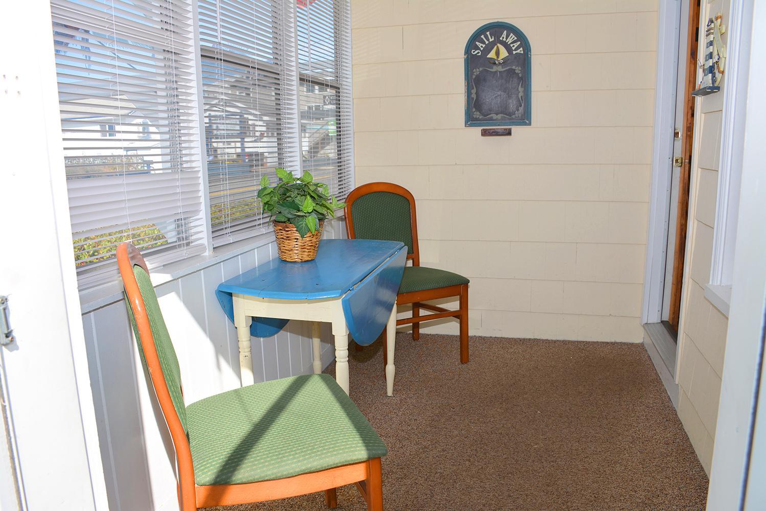 Deluxe Two-Bedroom Cottage - Little Miss Cottages Main Site Cottage #9 photo 2