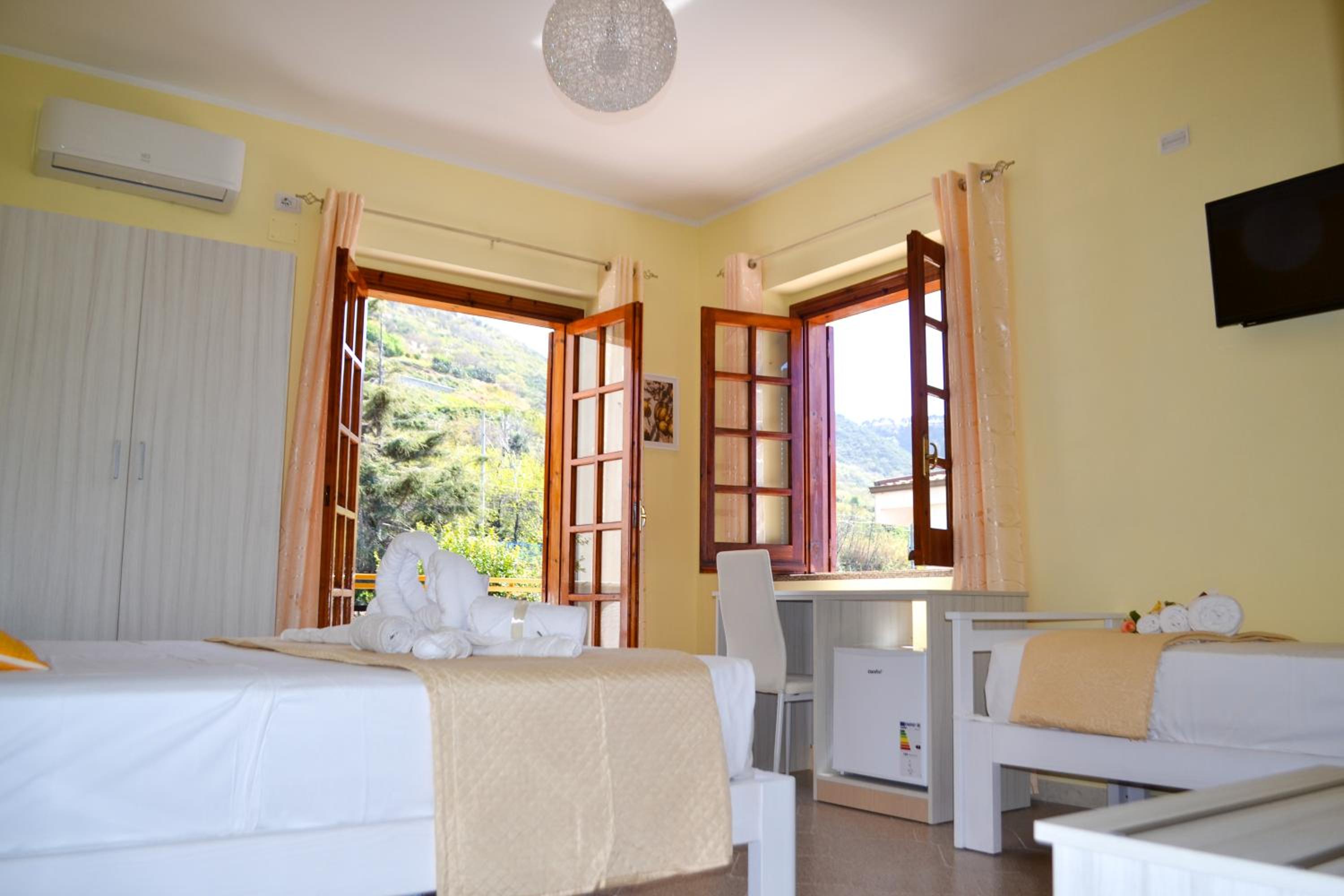 Triple Room with Garden View photo 1