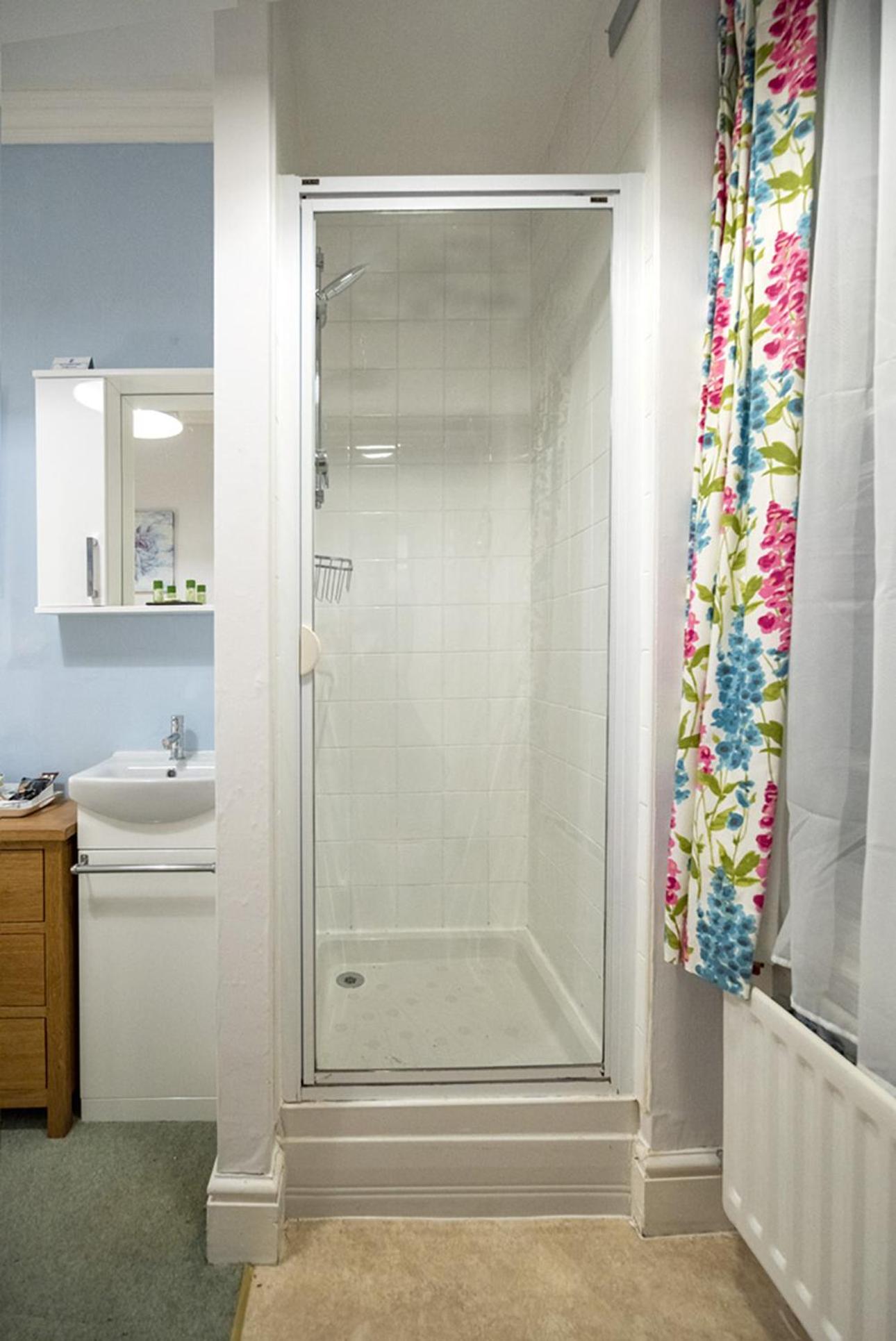 Standard Single Room with Shower photo 2