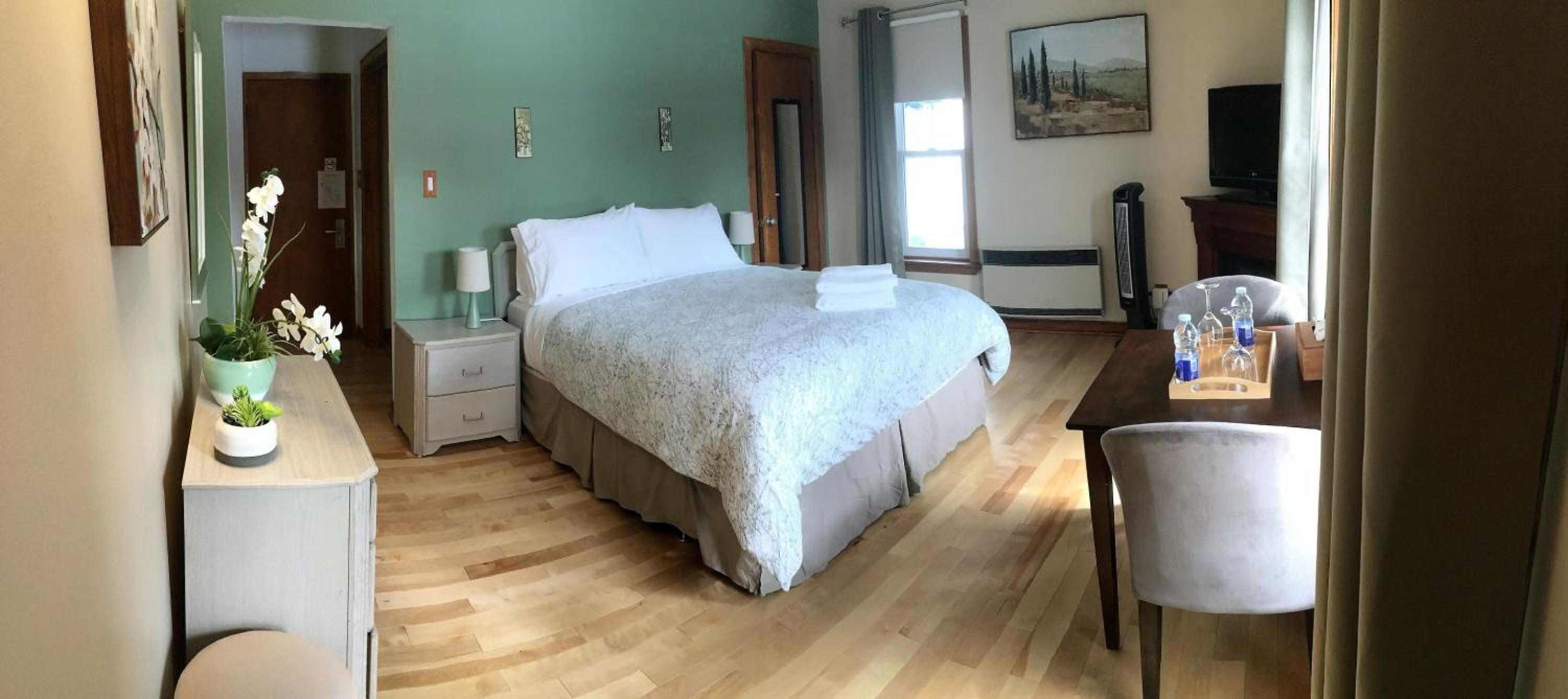 Deluxe Queen Room photo 3
