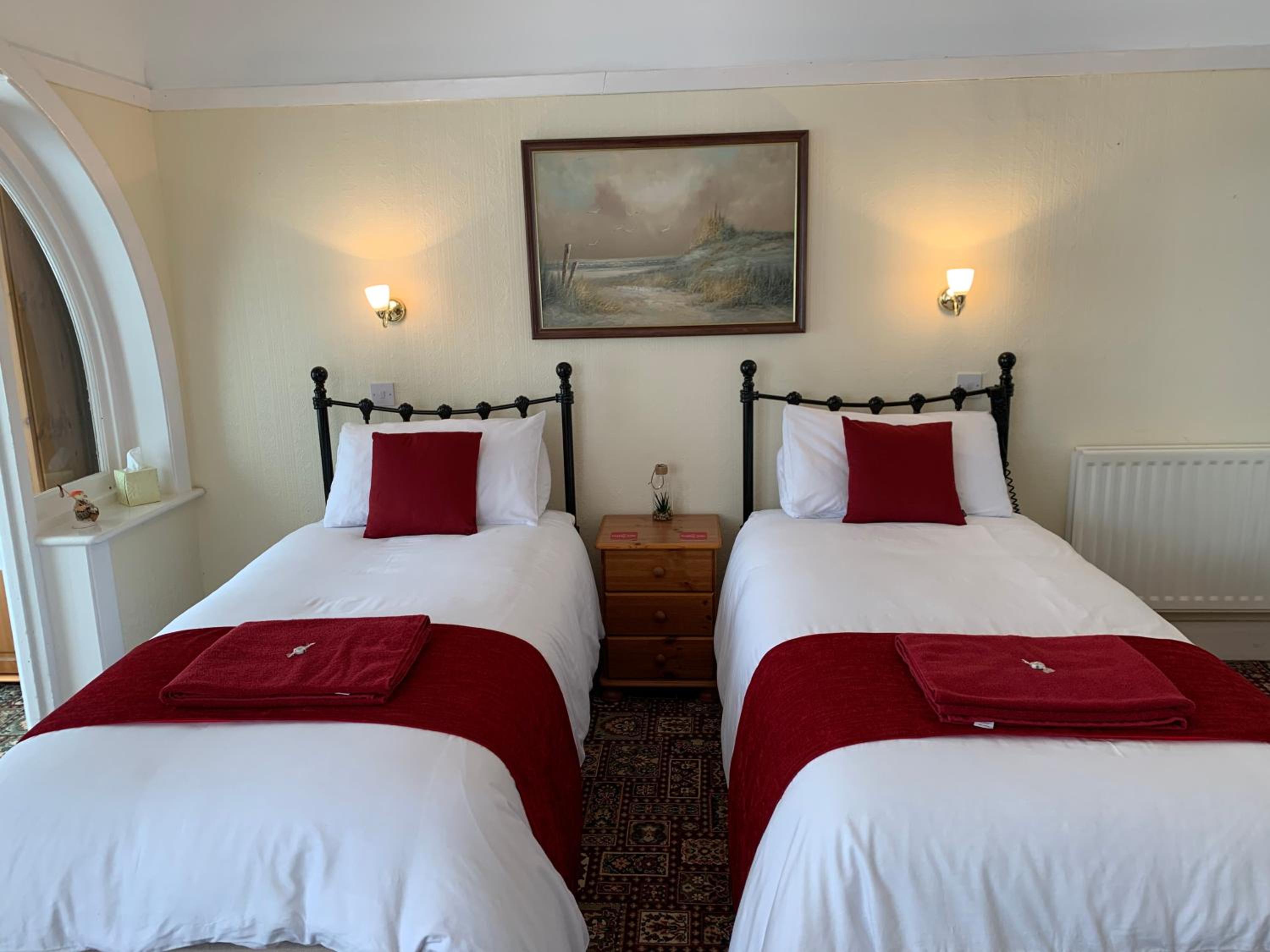 Triple Room with Private Bathroom - Photo 2