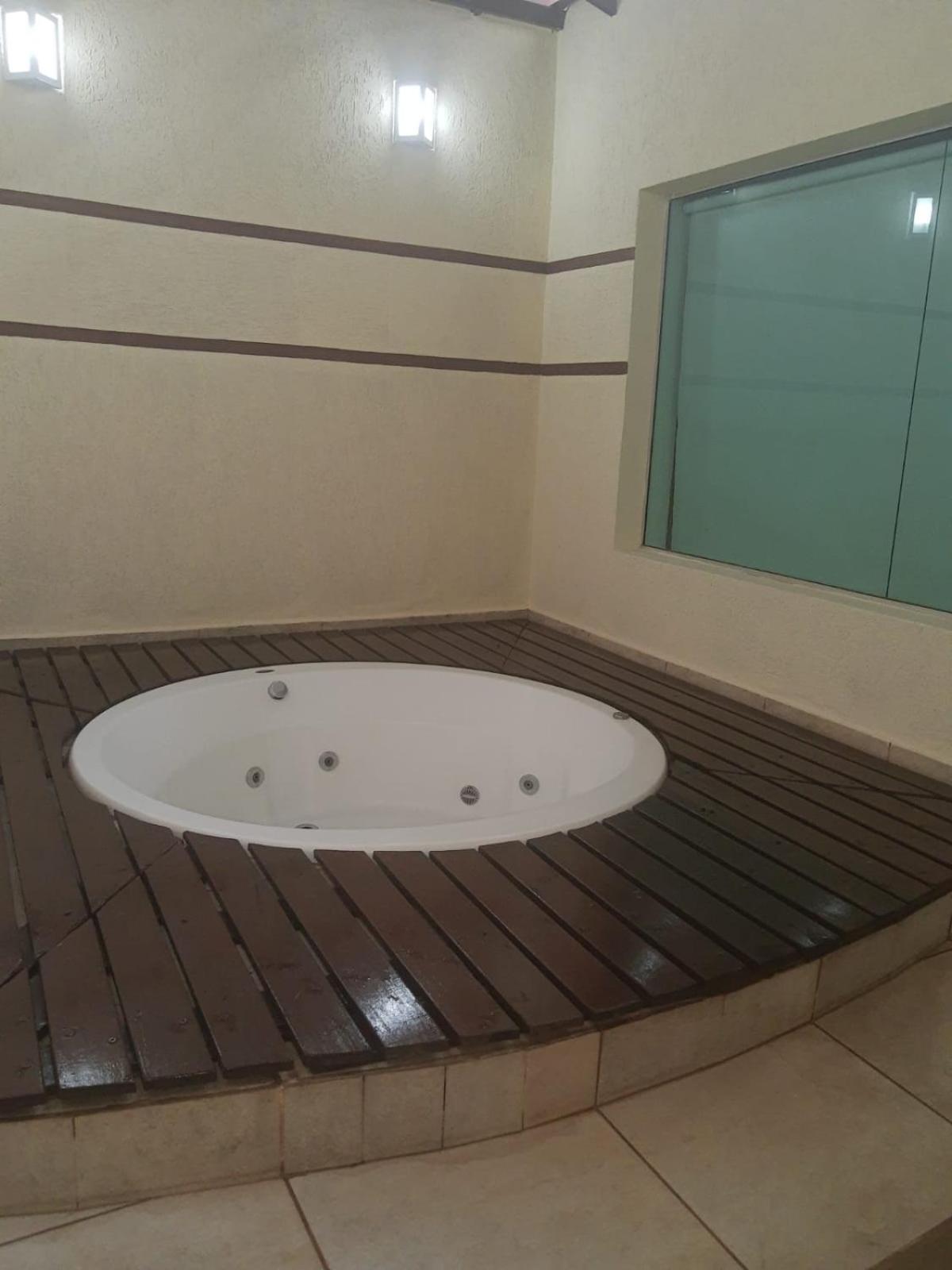 Queen Room with Spa Bath photo 3