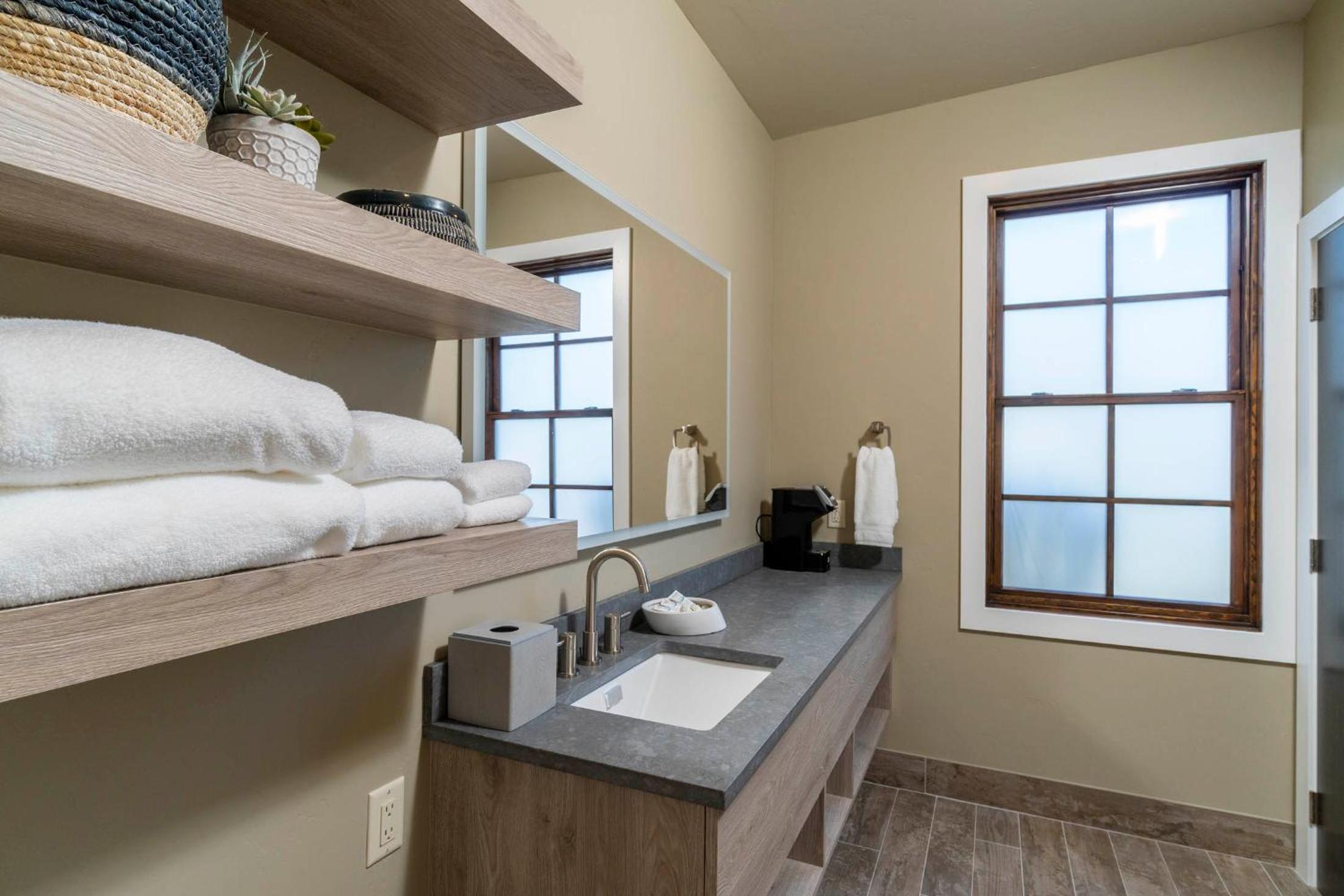 King Room with Balcony photo 2