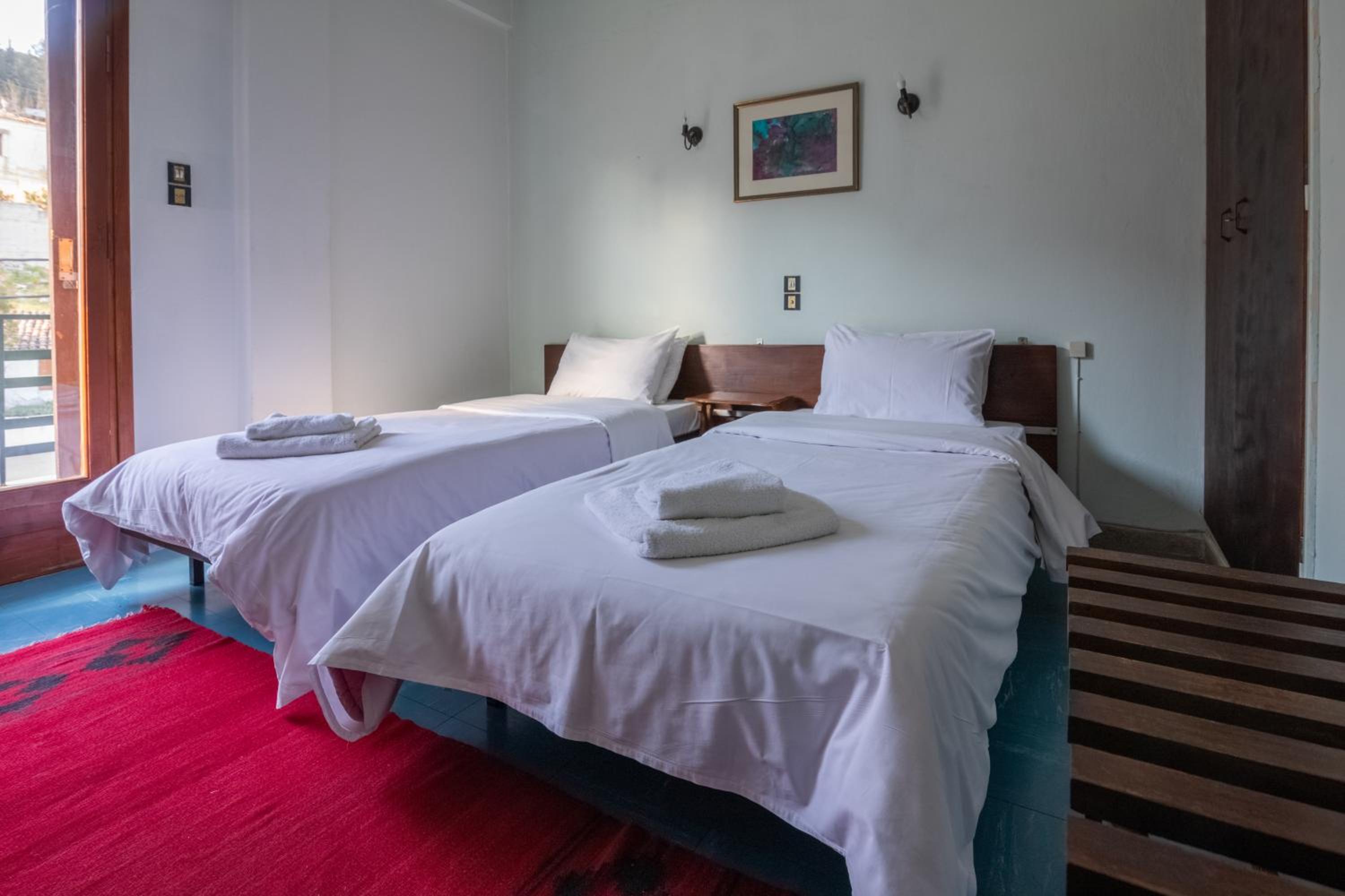 Double or Twin Room with Mountain View - Photo 2