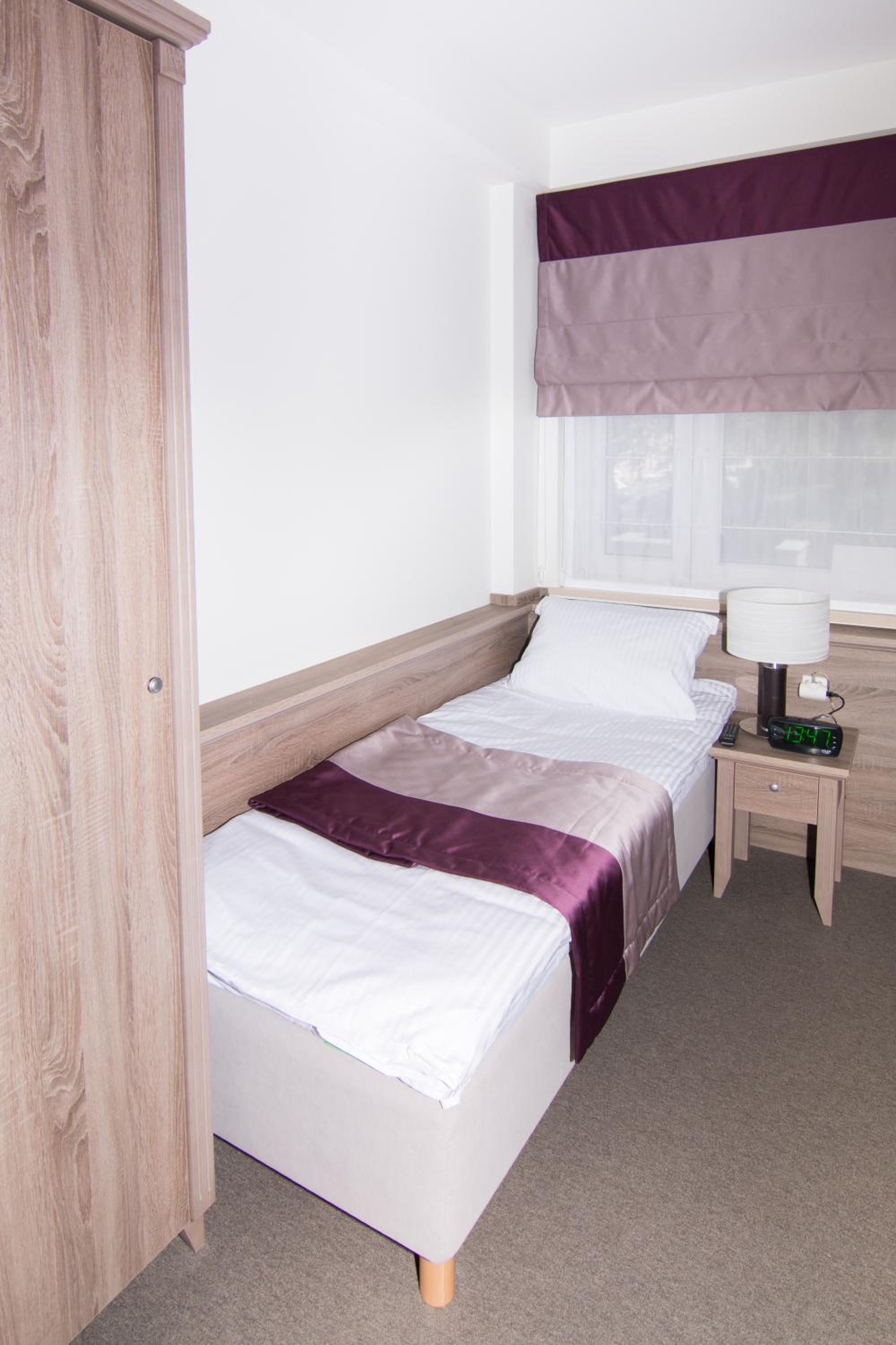 Small Single Room photo 2