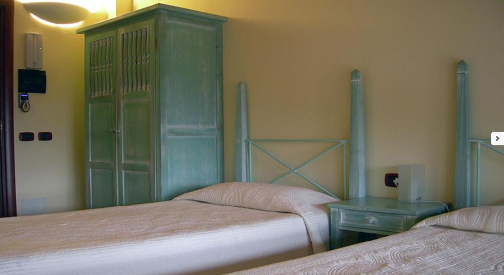 Twin Room - Photo 2
