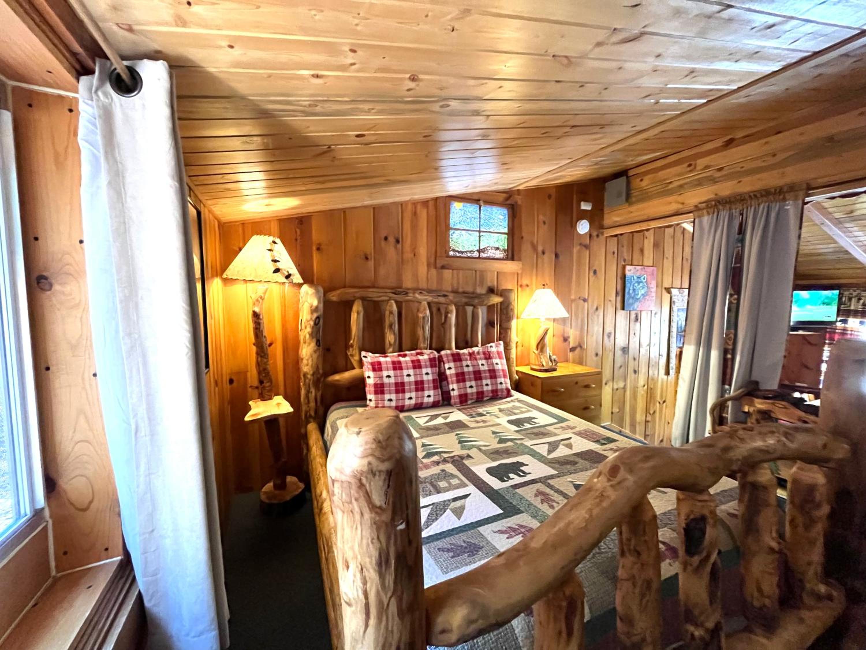 The Bighorn Sheep Cabin 6