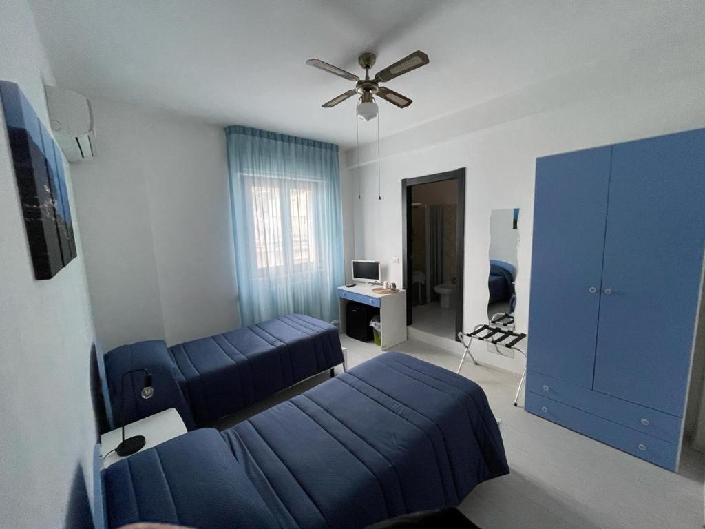 Economy Twin Room with Private Bathroom