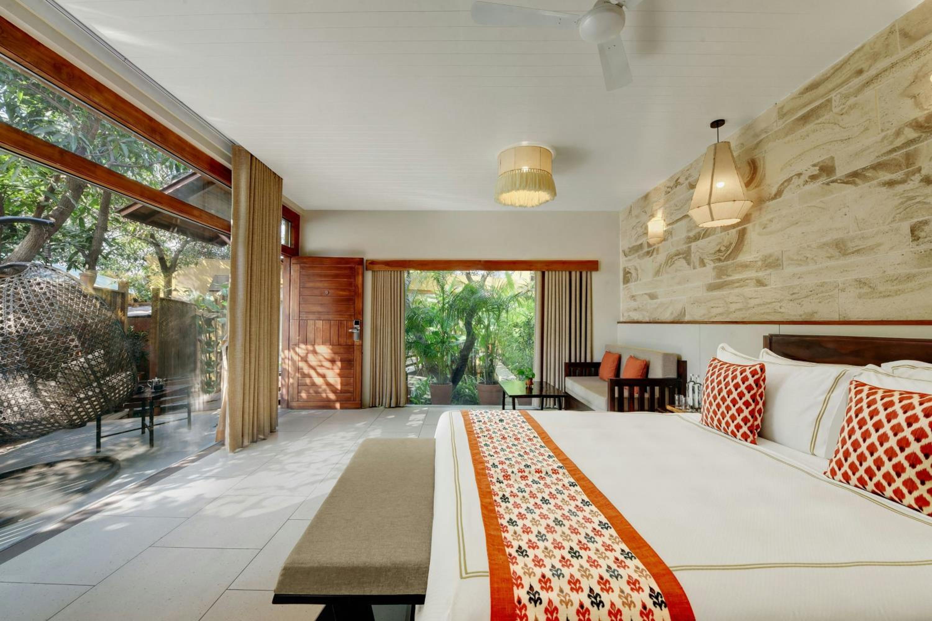 One-Bedroom Fern Classic Premium King Villa with Garden View