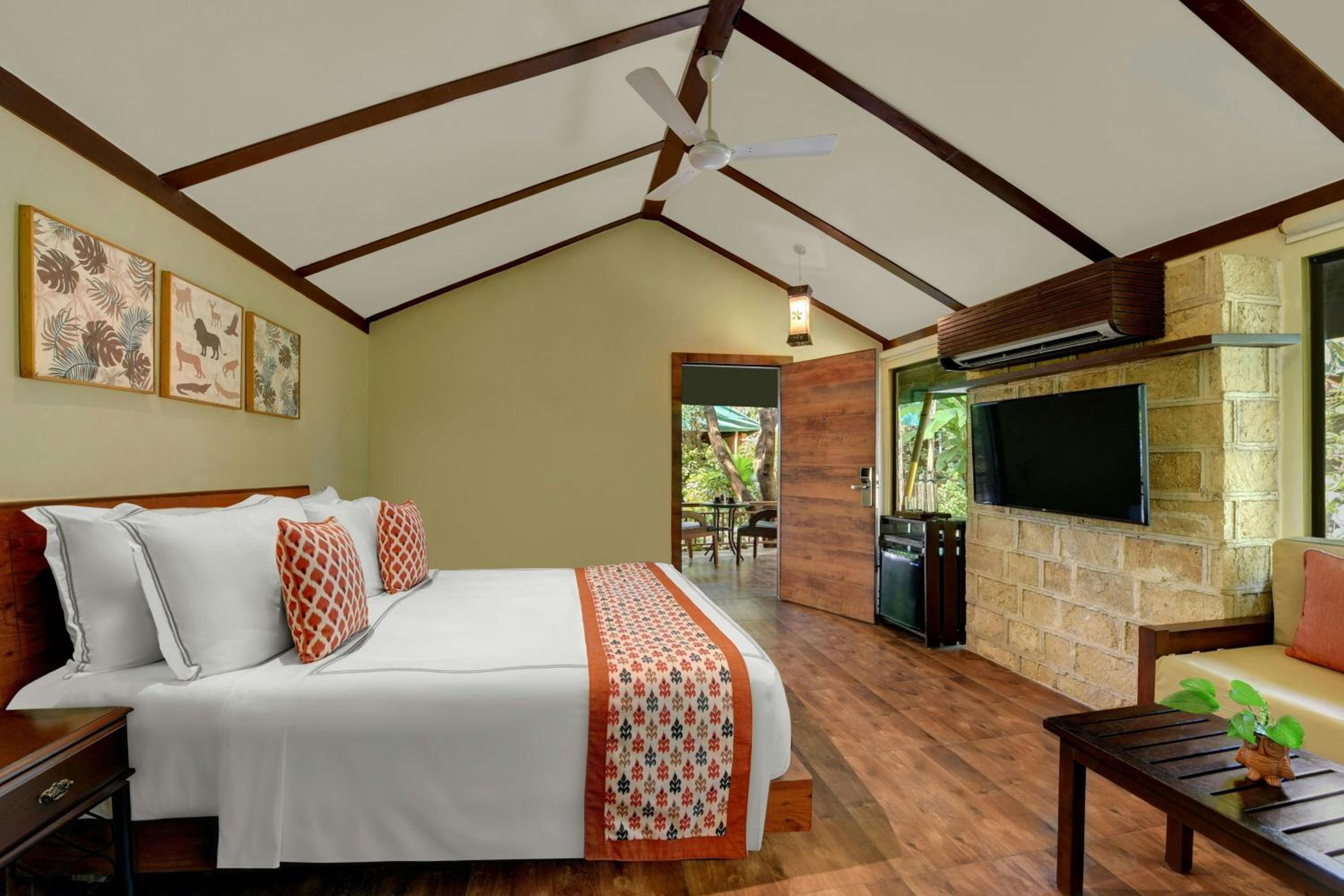 Witner Green King Cottage with Garden View