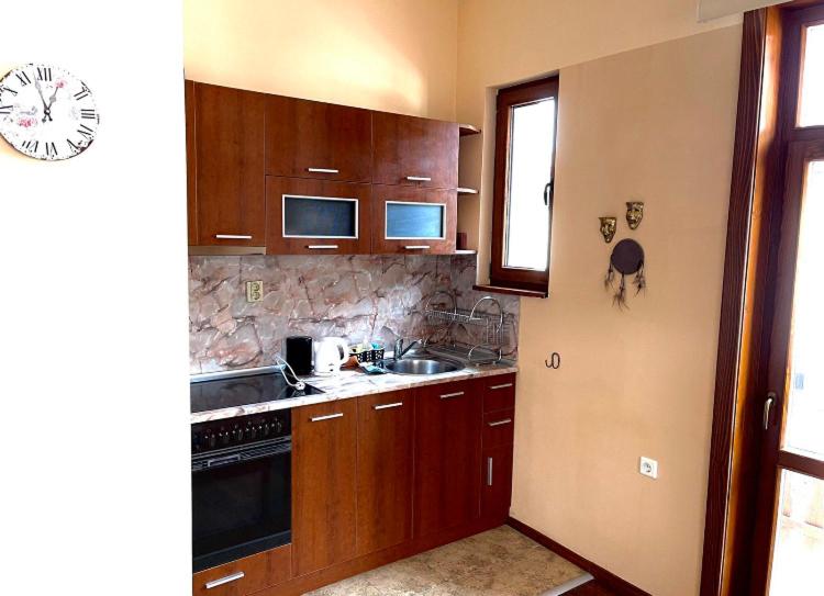 Apartment with Balcony photo 2