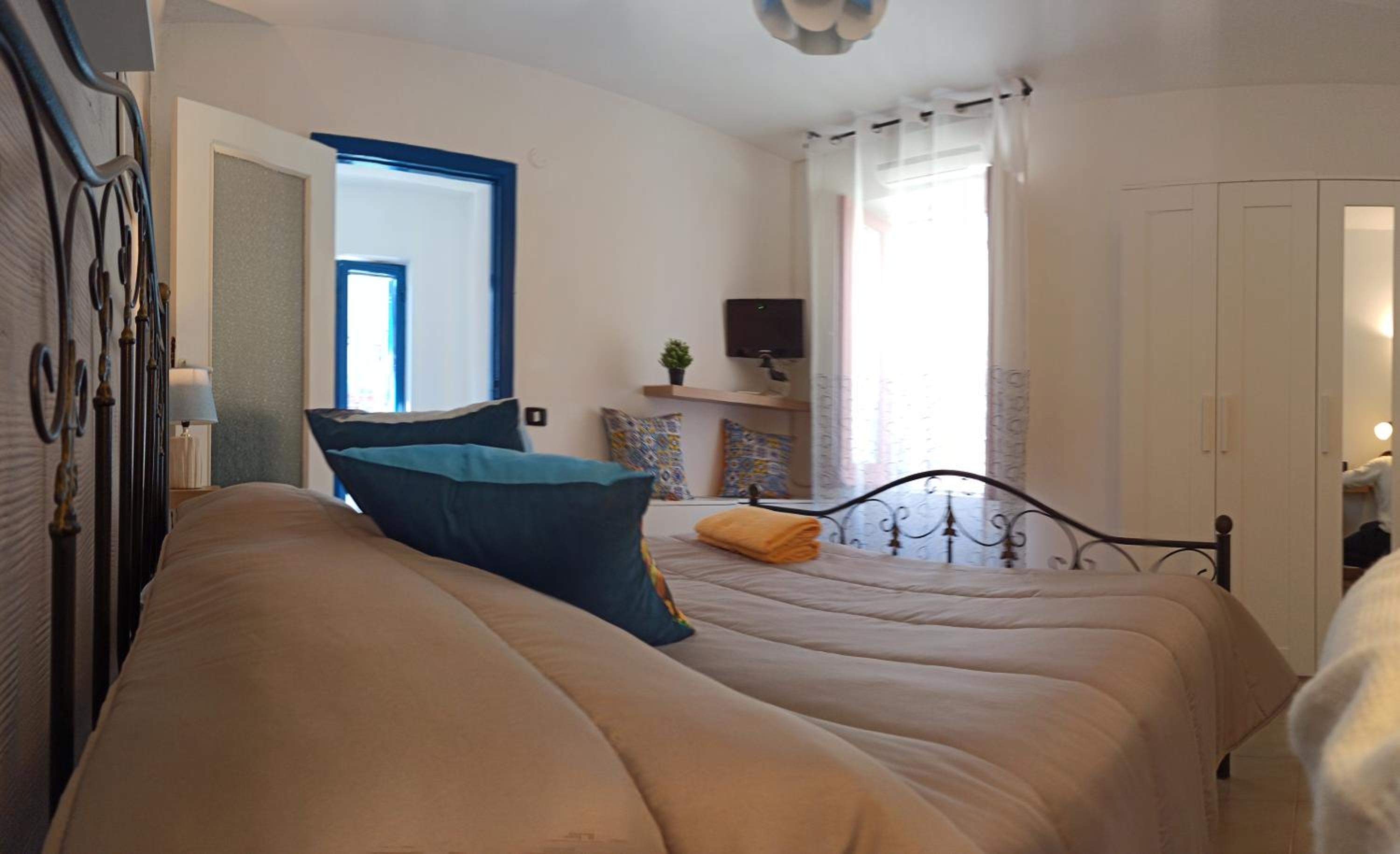 Two-Bedroom House photo 2