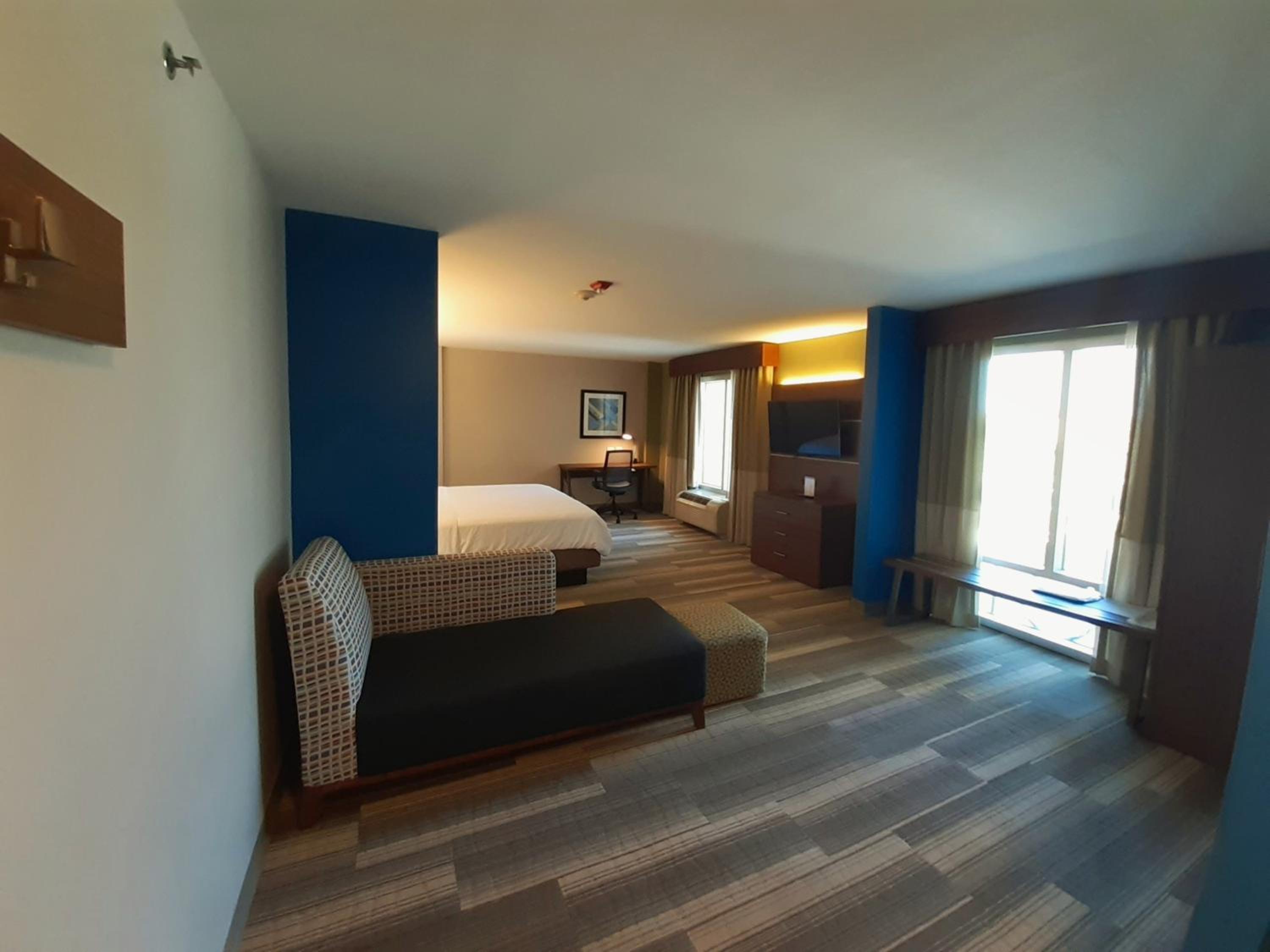 King Suite - Photo 5