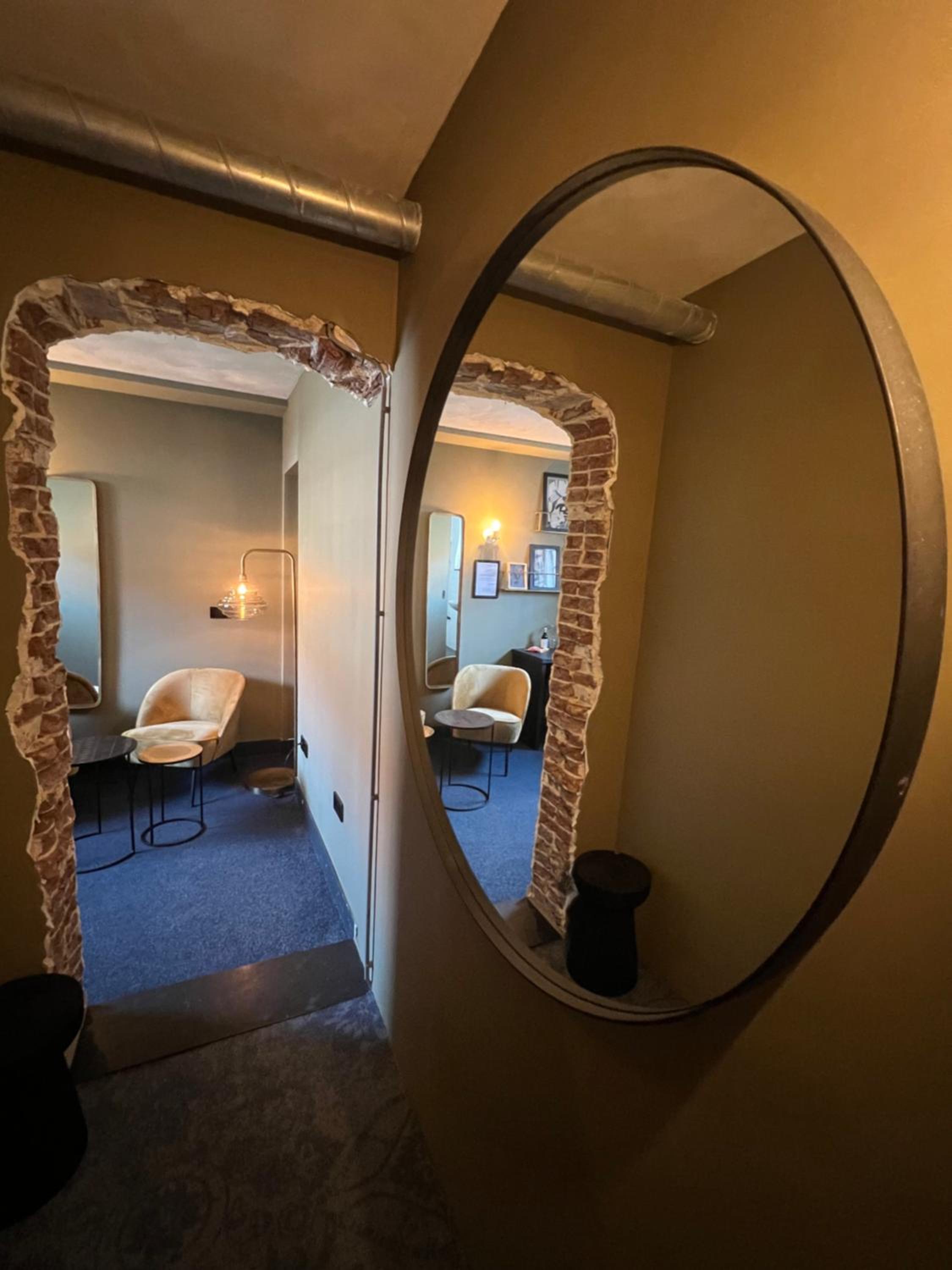 Deluxe Room - Photo 16