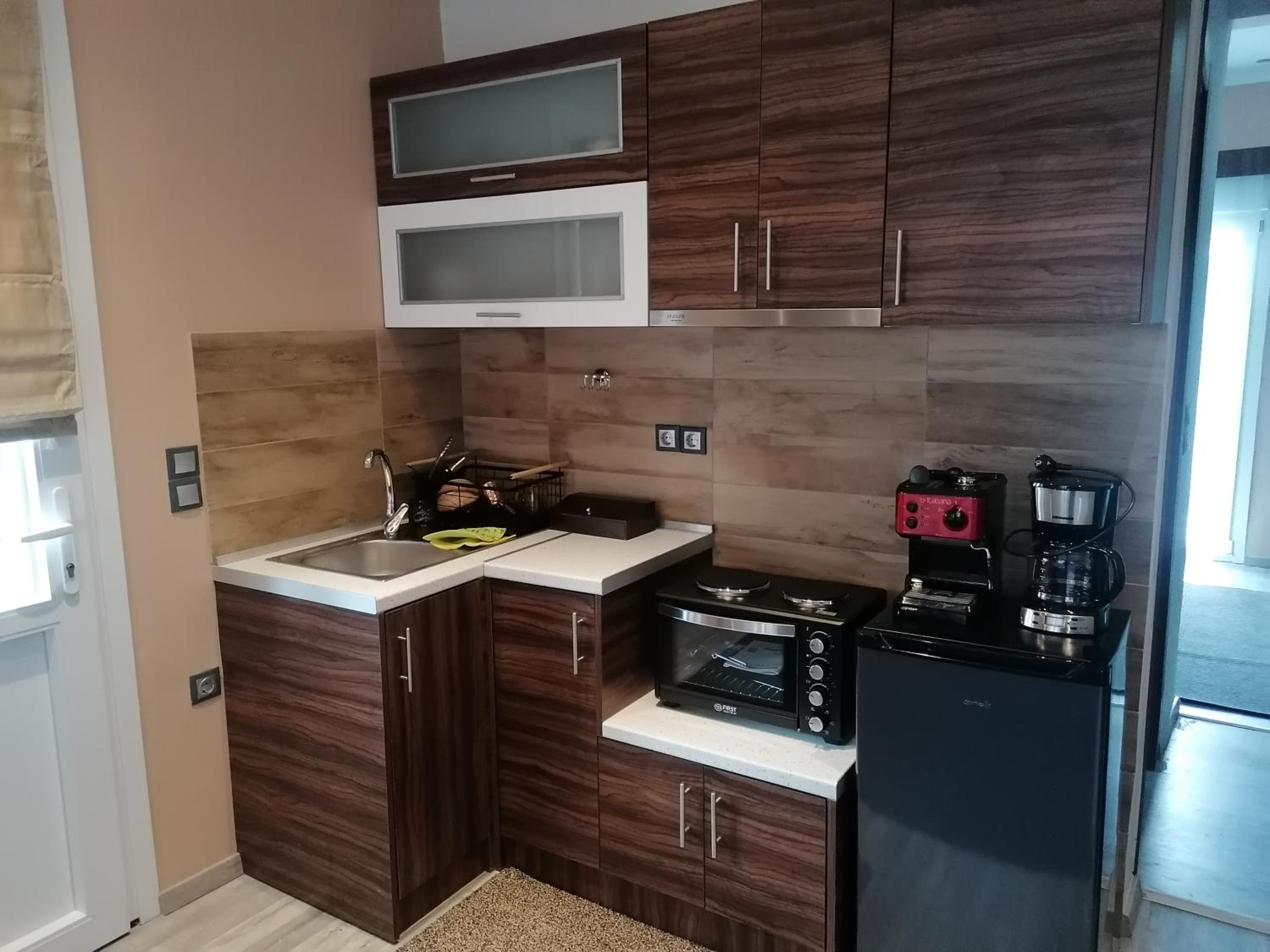 One-Bedroom Apartment - Photo 11