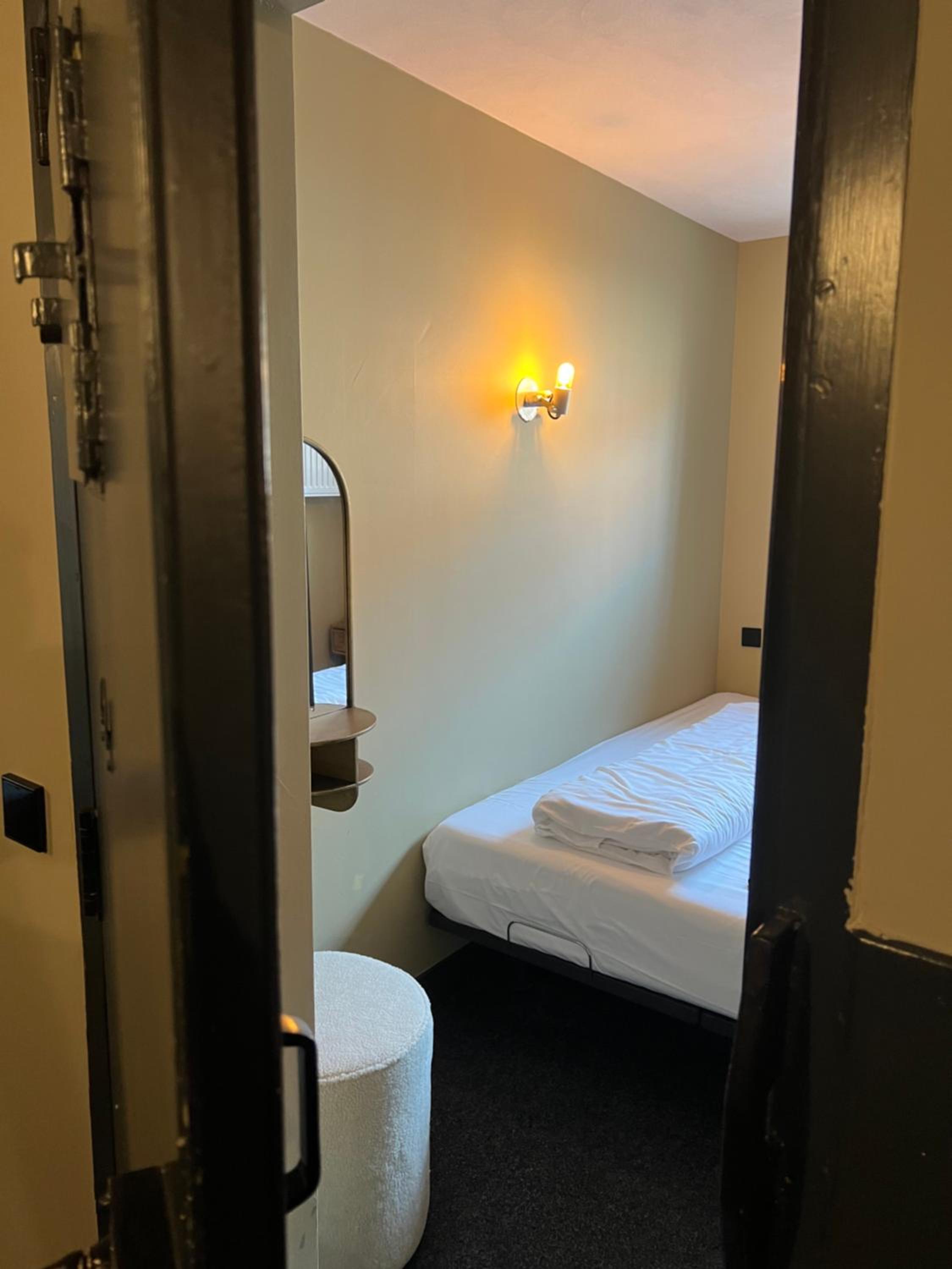 Deluxe Room - Photo 5